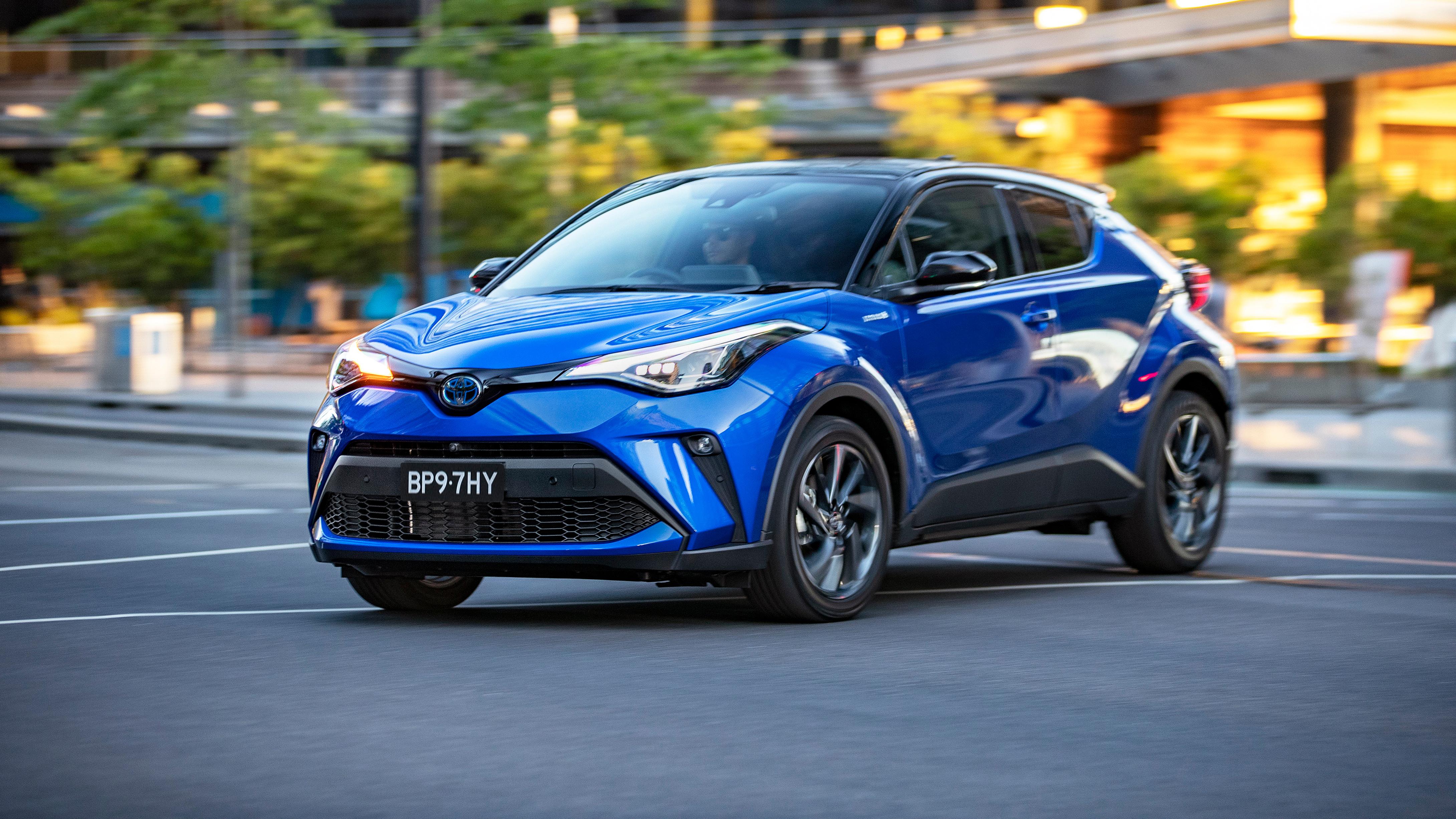 Toyota chr. Toyota c-HR 2020. Тойота Chr 2020. Toyota Ch-r 2020. Тойота Chr 2020 гибрид.