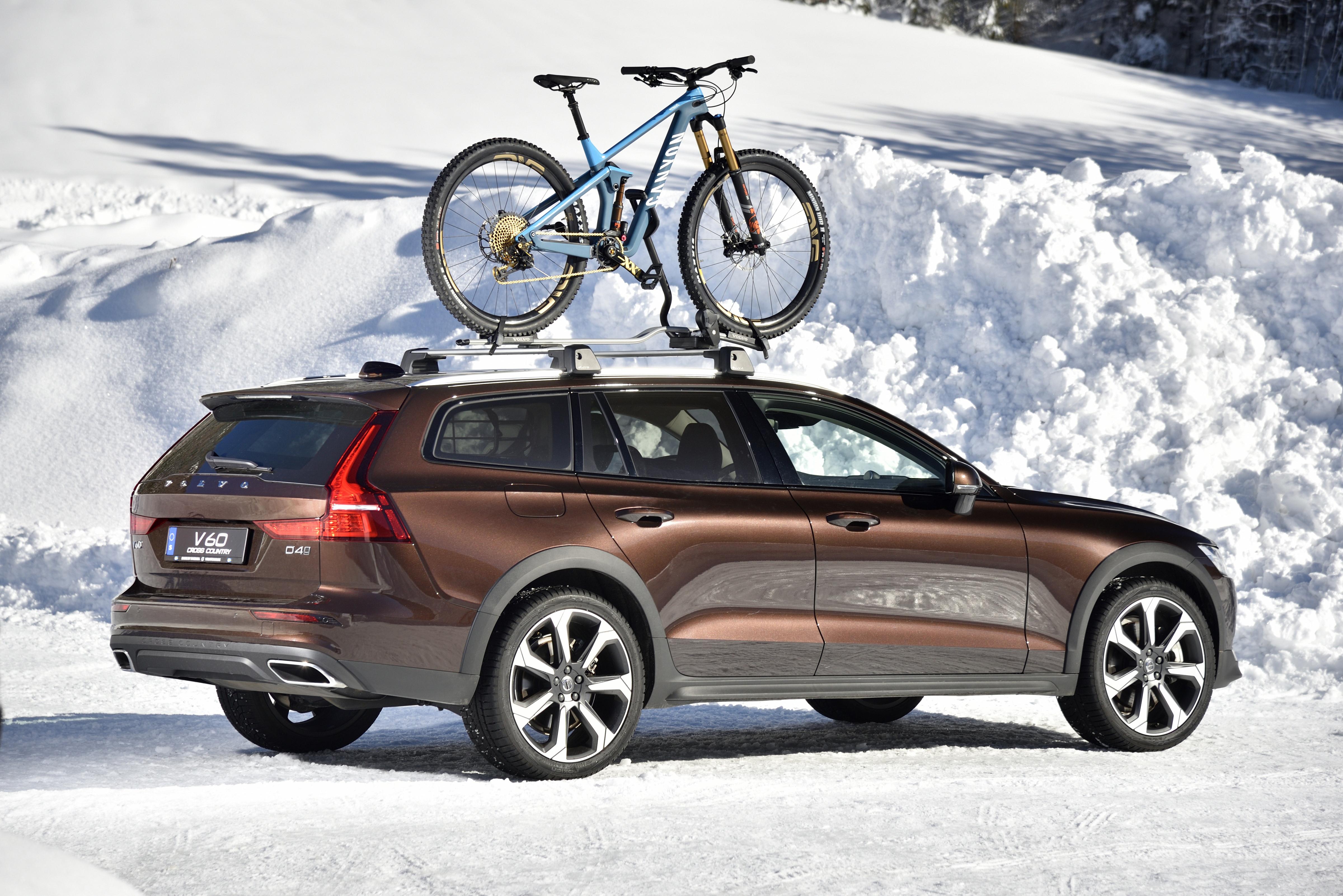 Volvo v60 характеристики. Volvo v60 Cross Country 2021. Вольво v60 Cross Country 2022. Volvo v60 Cross Country 2020. Volvo v60 Cross Country 2022.