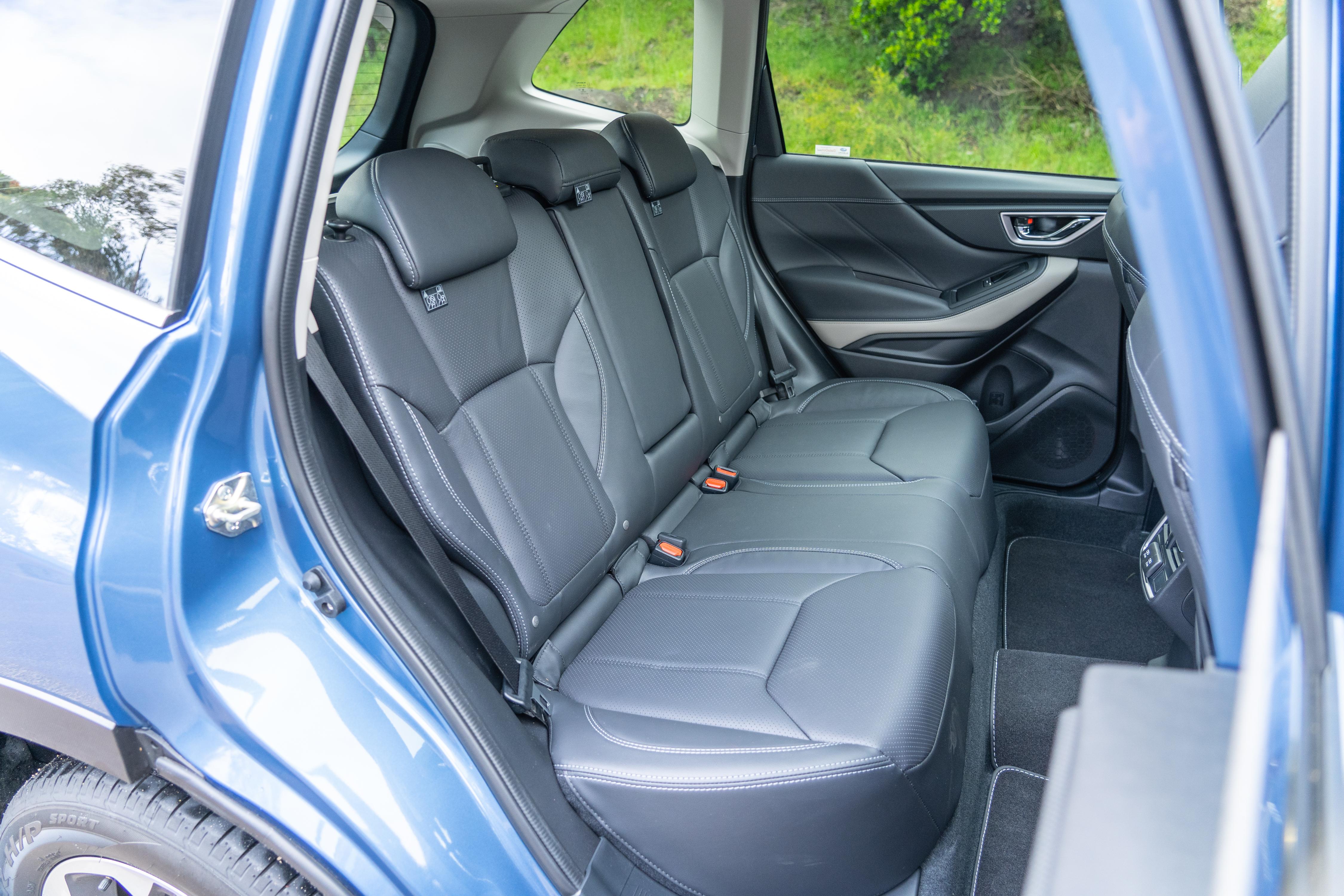 2021 subaru forester seats