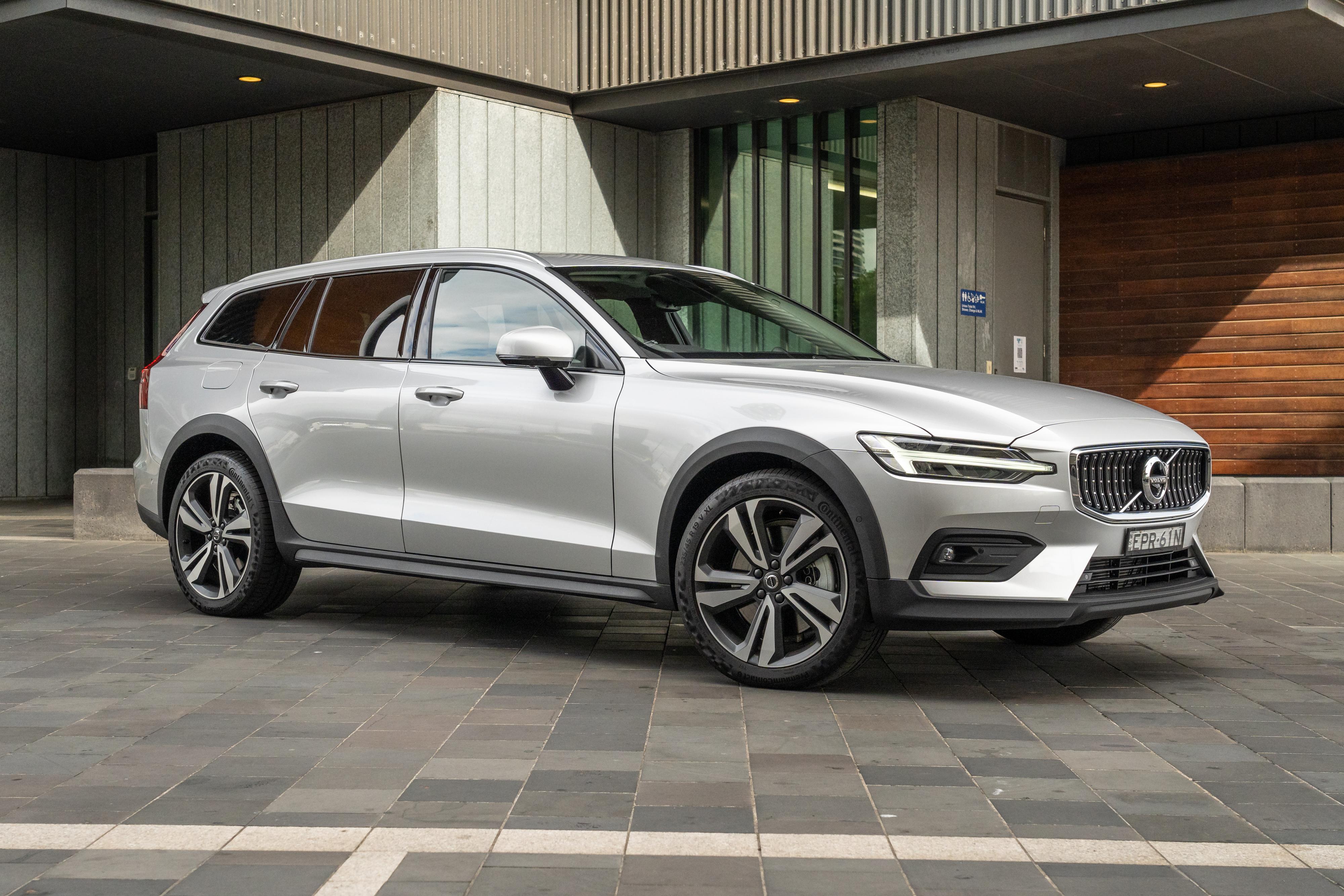 Volvo V60 Cross Country Wagon: Models, Generations and Details