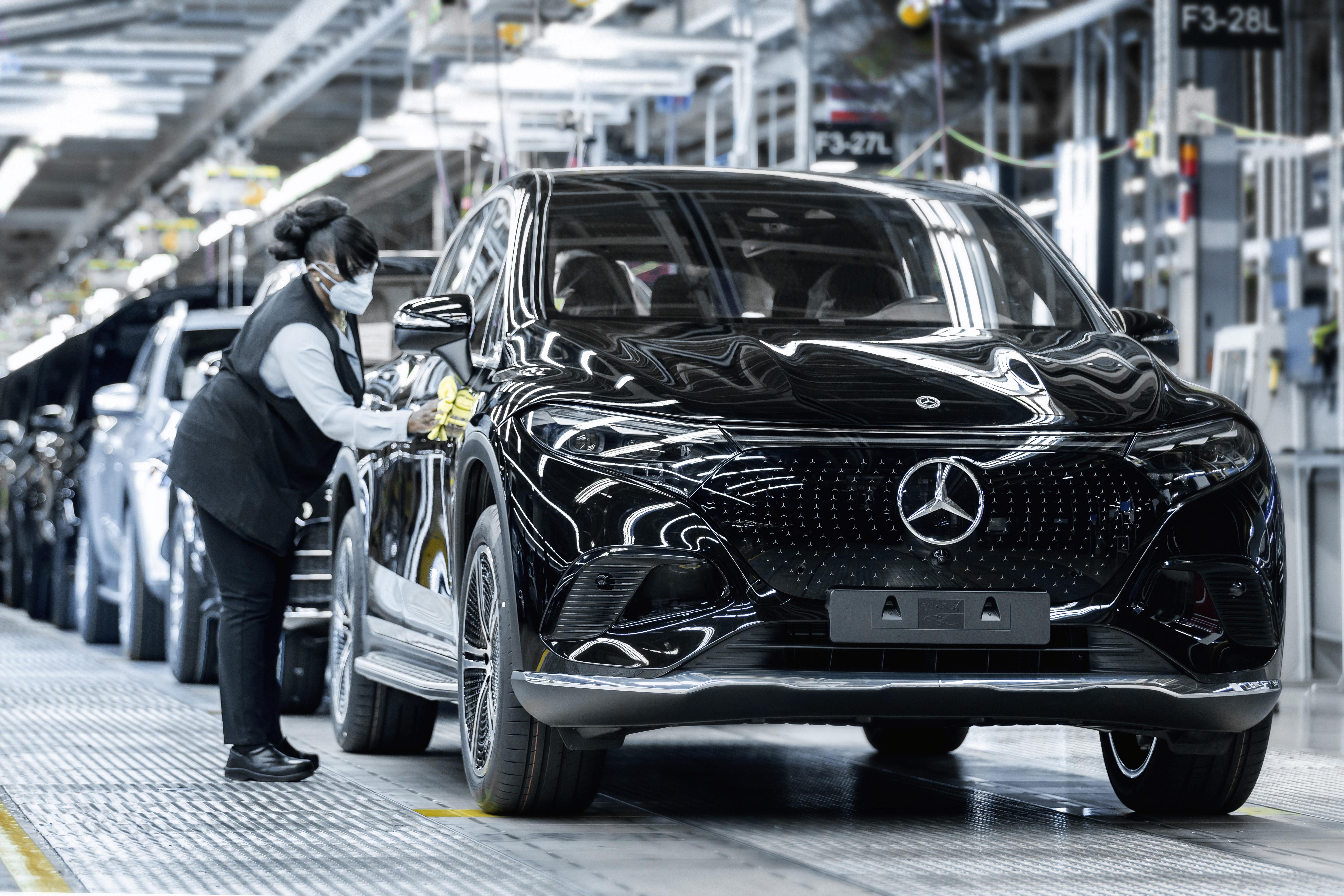 2023 Mercedes Benz EQS SUV EV production starts CarExpert