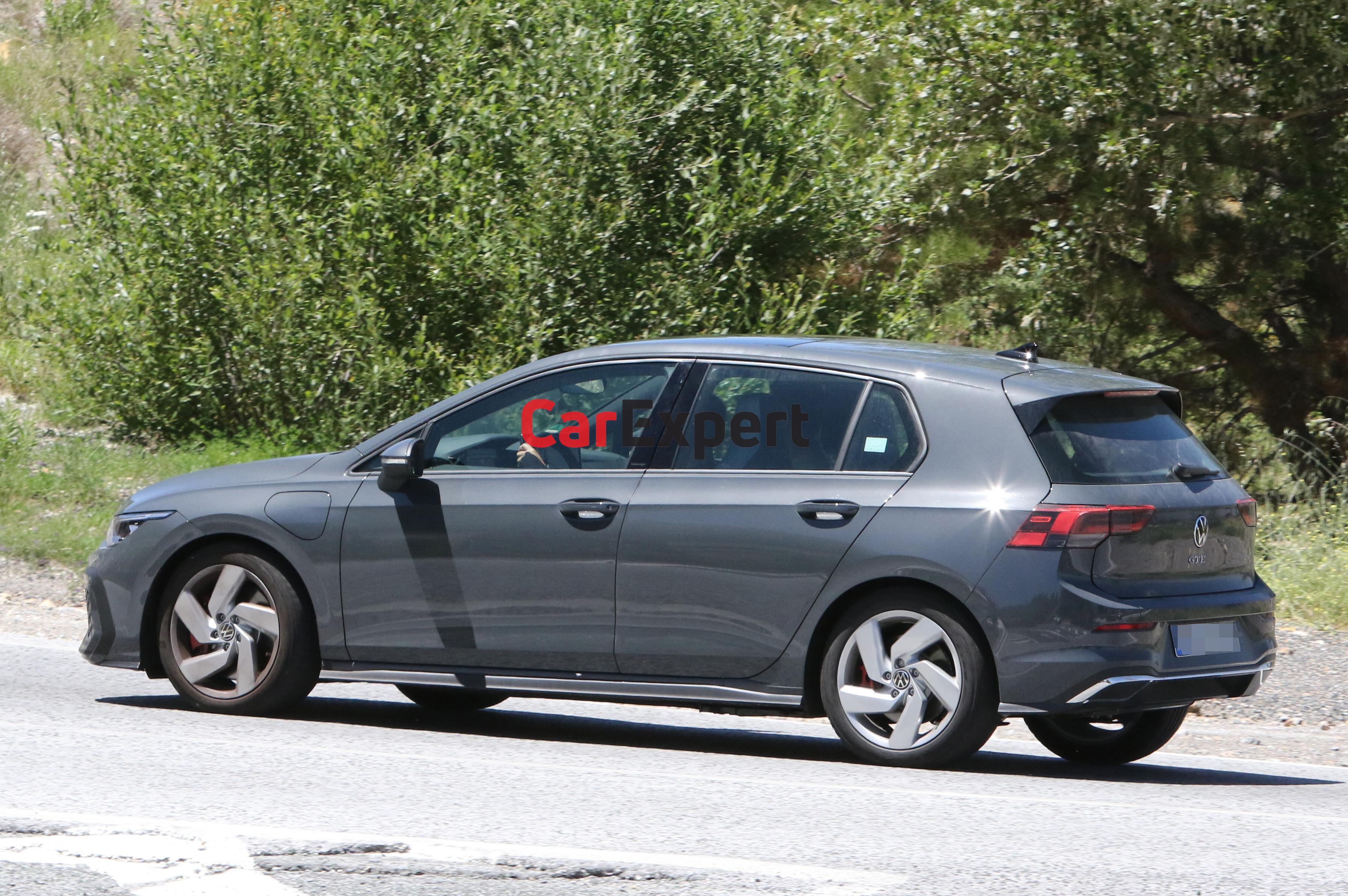 Spy Shots: 2024 Volkswagen Golf 8 GTI Facelift