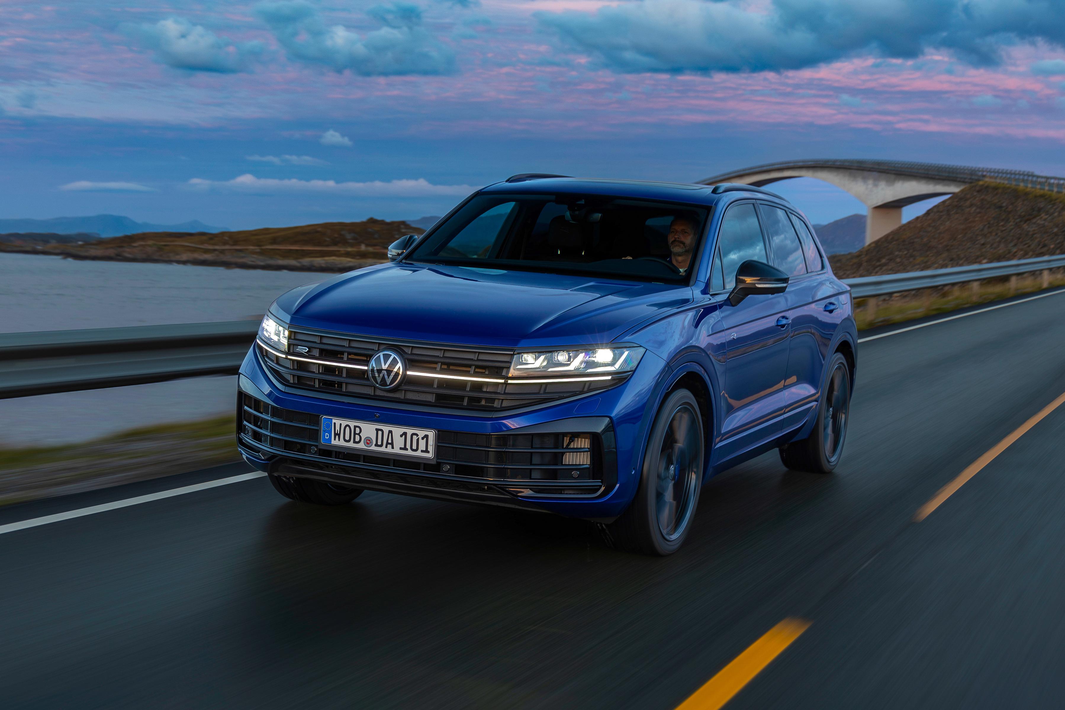 Volkswagen Touareg (2024) - pictures, information & specs