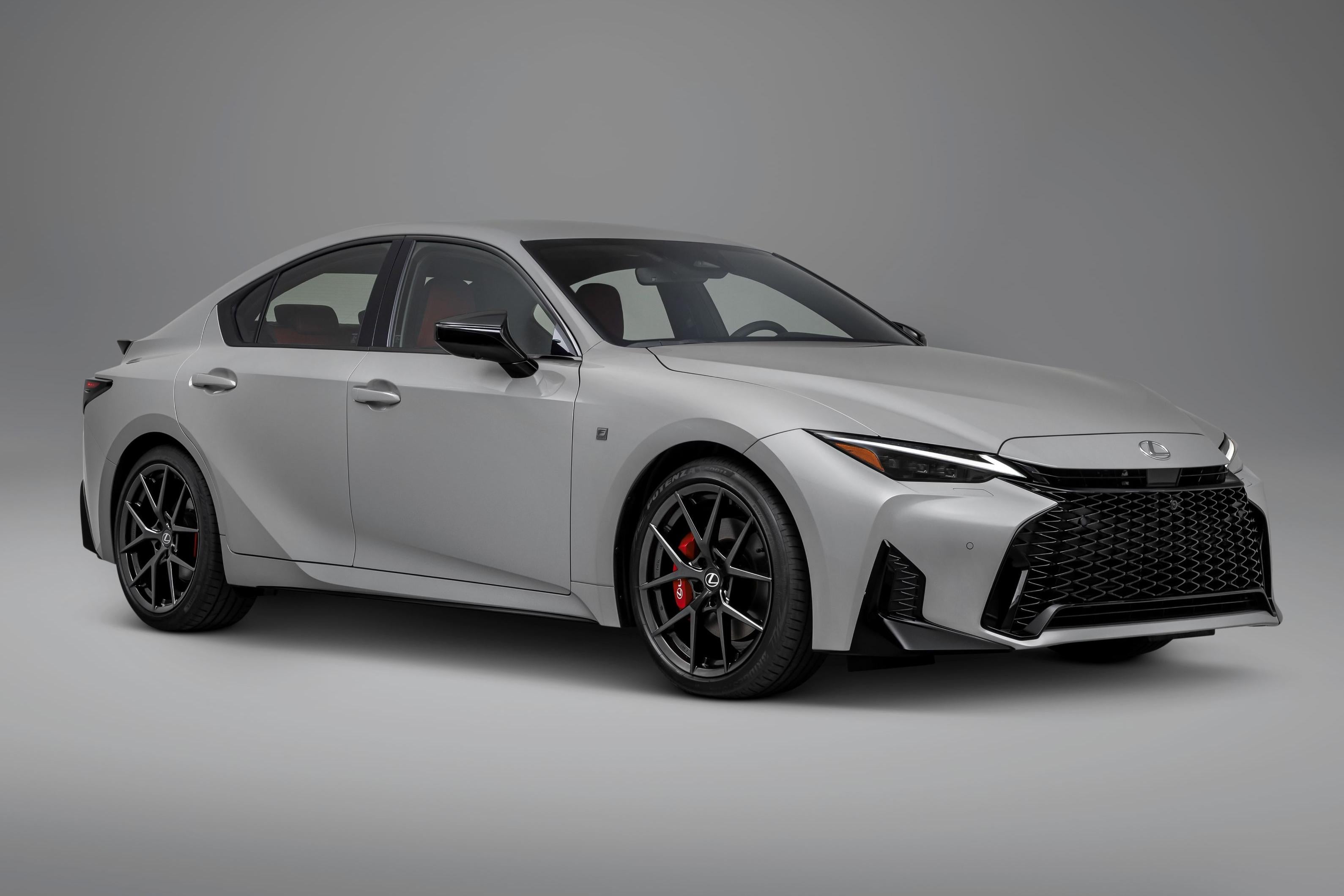 Brisna Reyes in luxury