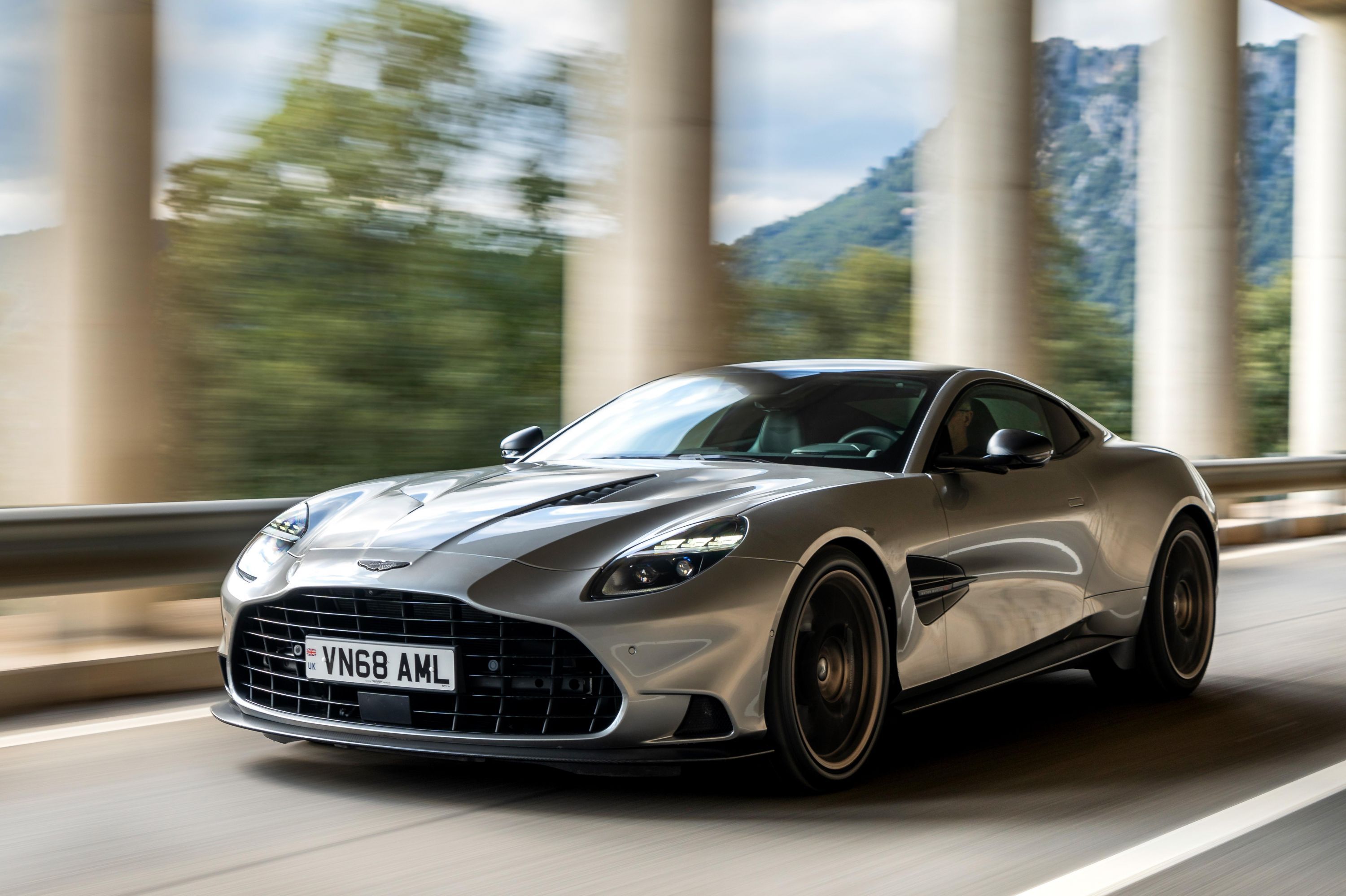 Buy Aston Martin Vanquish | Get a discount and a great deal 