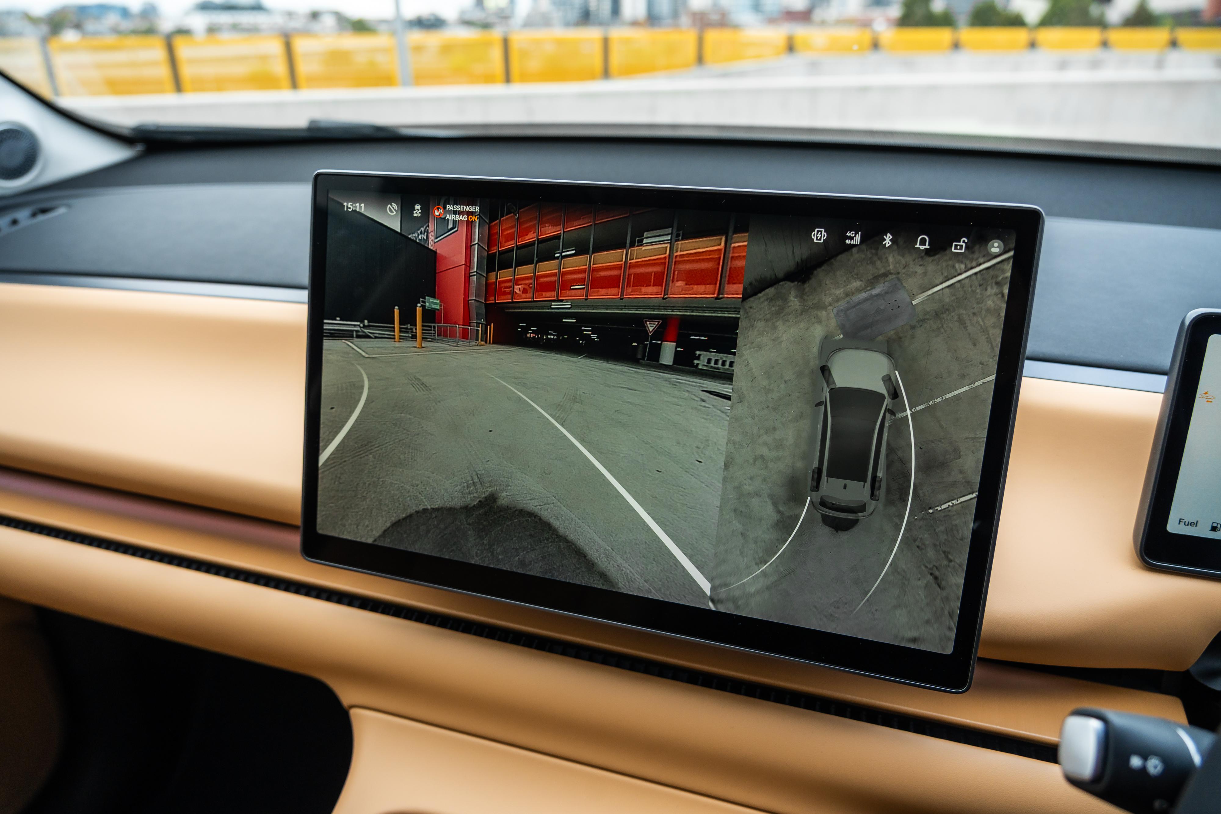 The camera system at the centre of the debate: Leapmotor's surround-view display in action