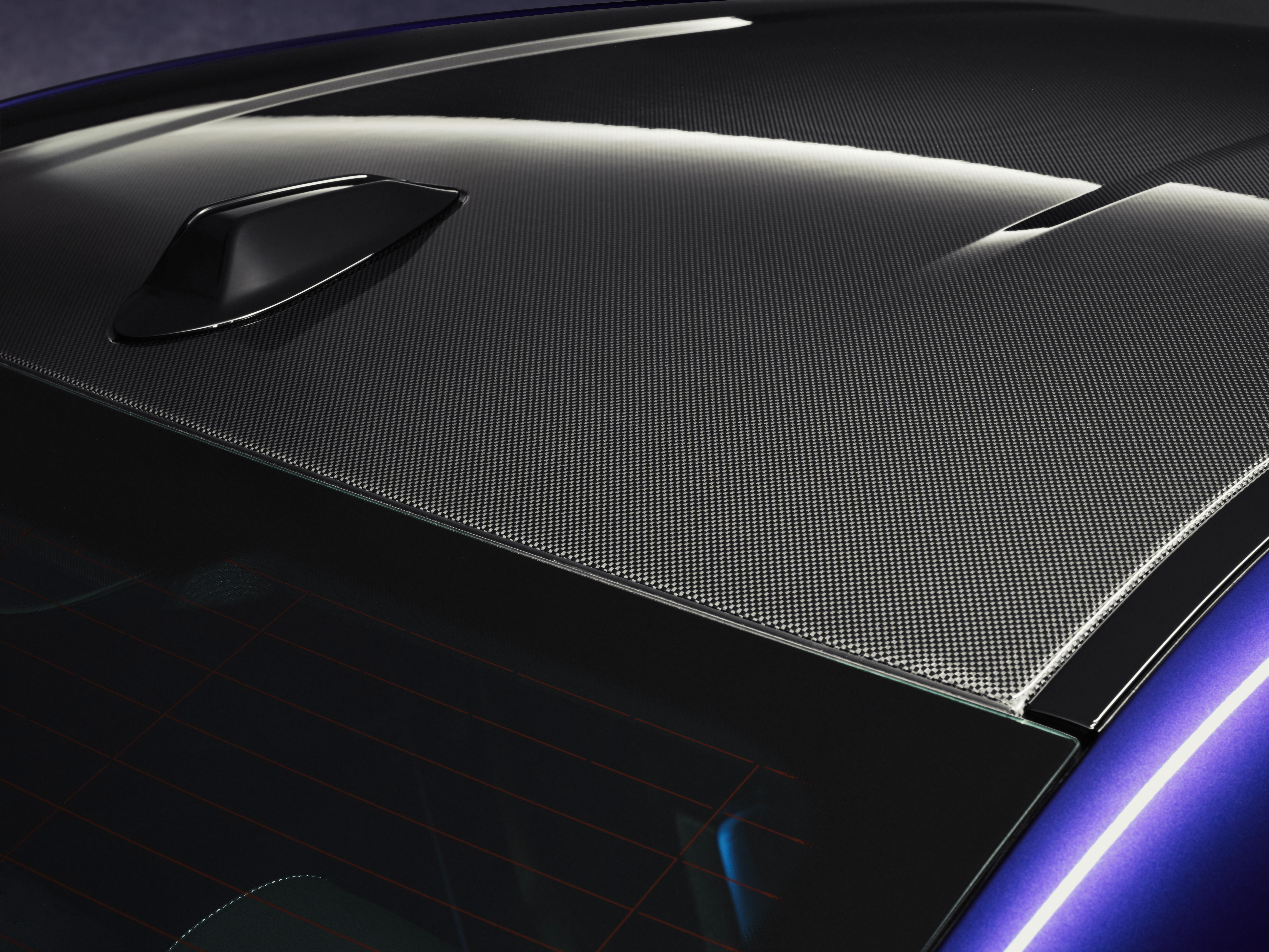 Clear-coat carbon-fibre roof detail