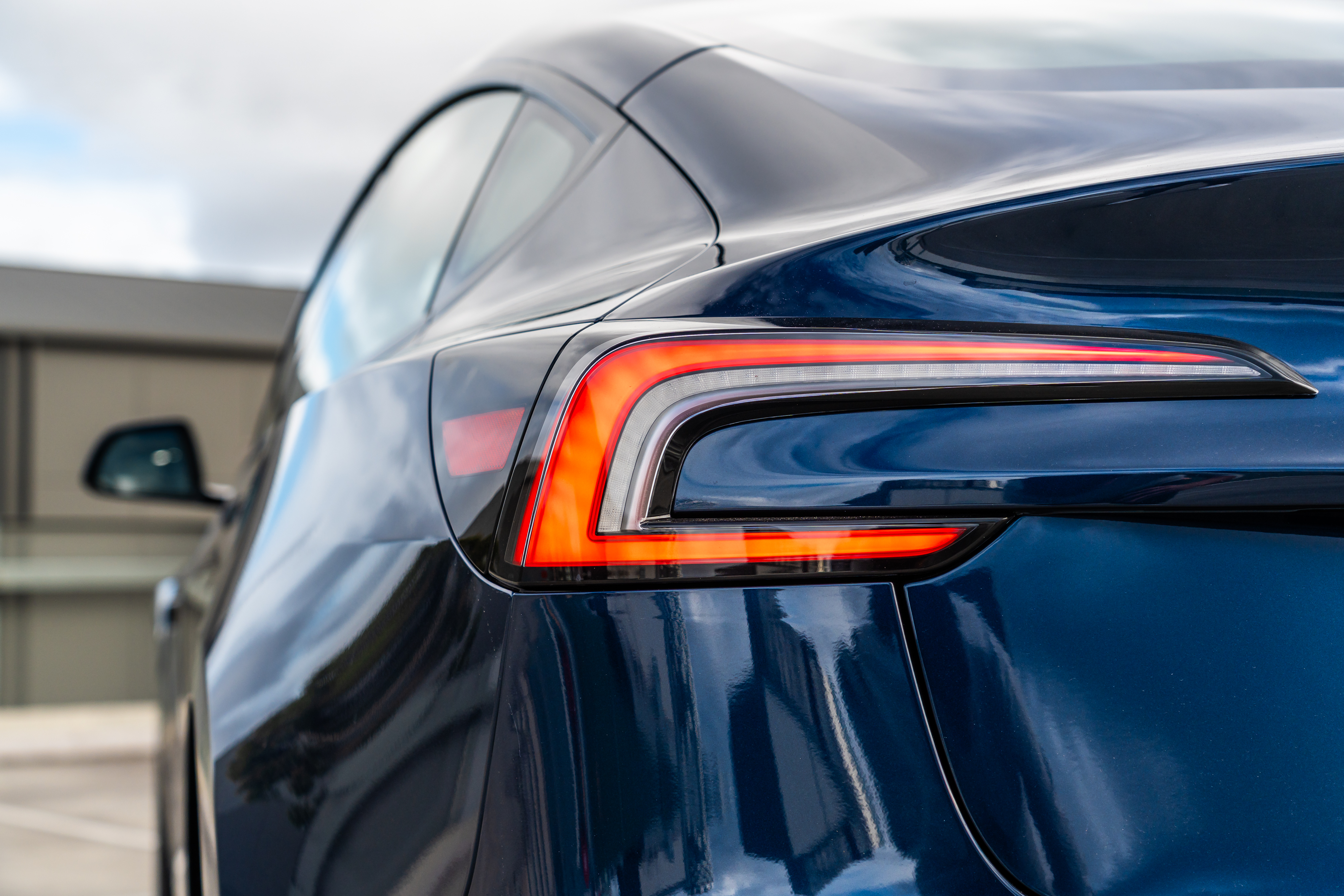 2026-tesla-model3-longrange-rwd-13.jpg