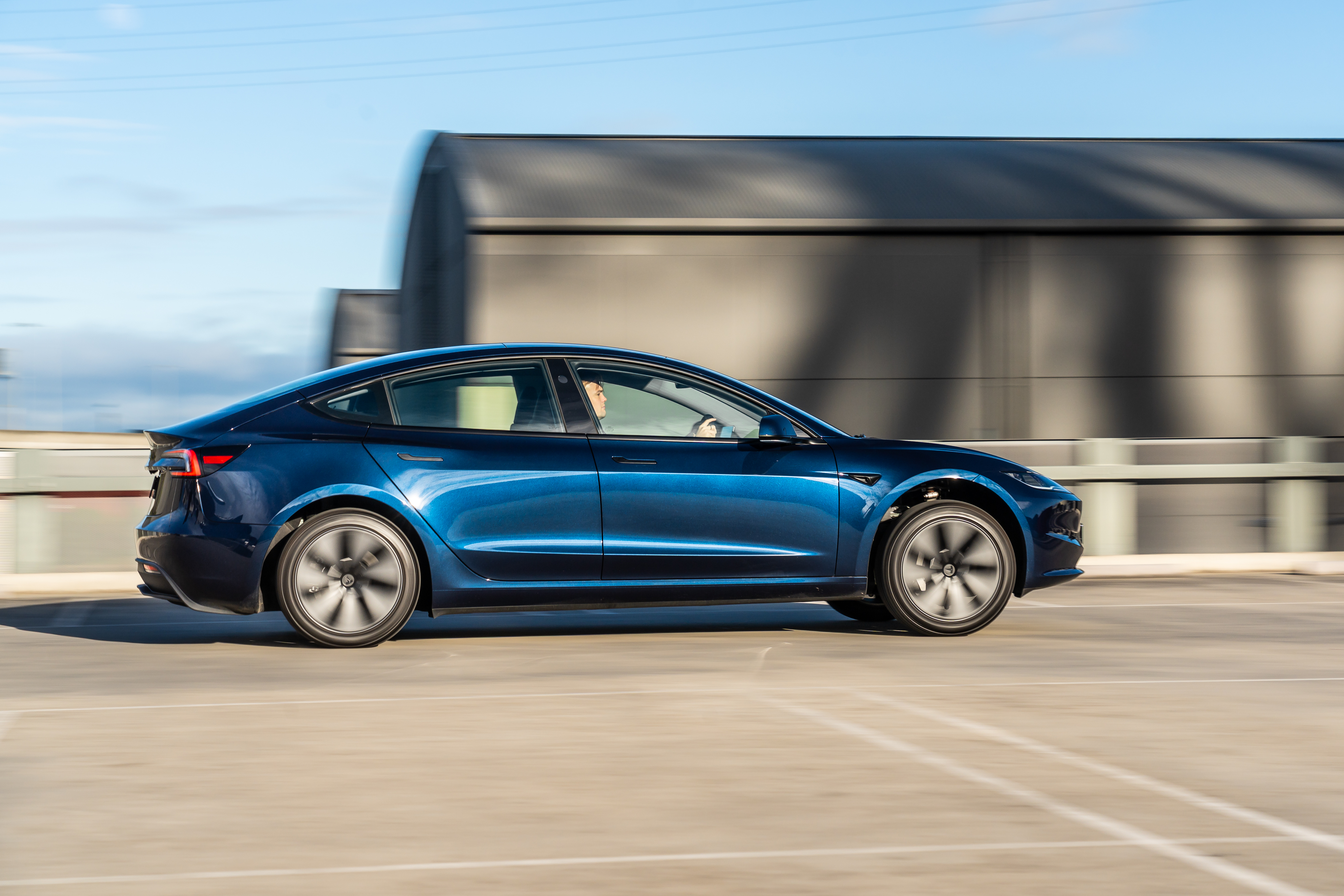 2026-tesla-model3-longrange-rwd-28.jpg