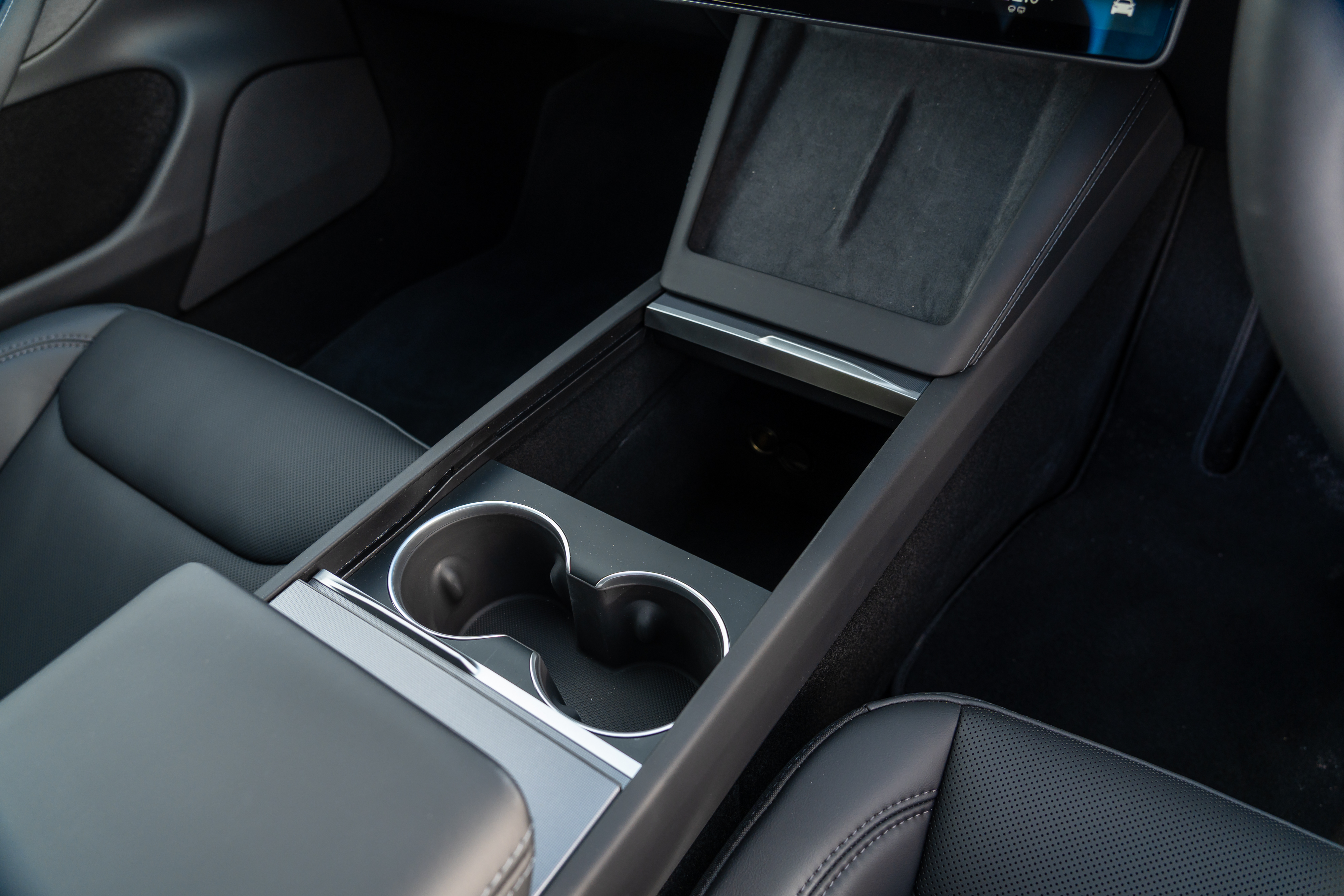 2026-tesla-model3-longrange-rwd-40.jpg