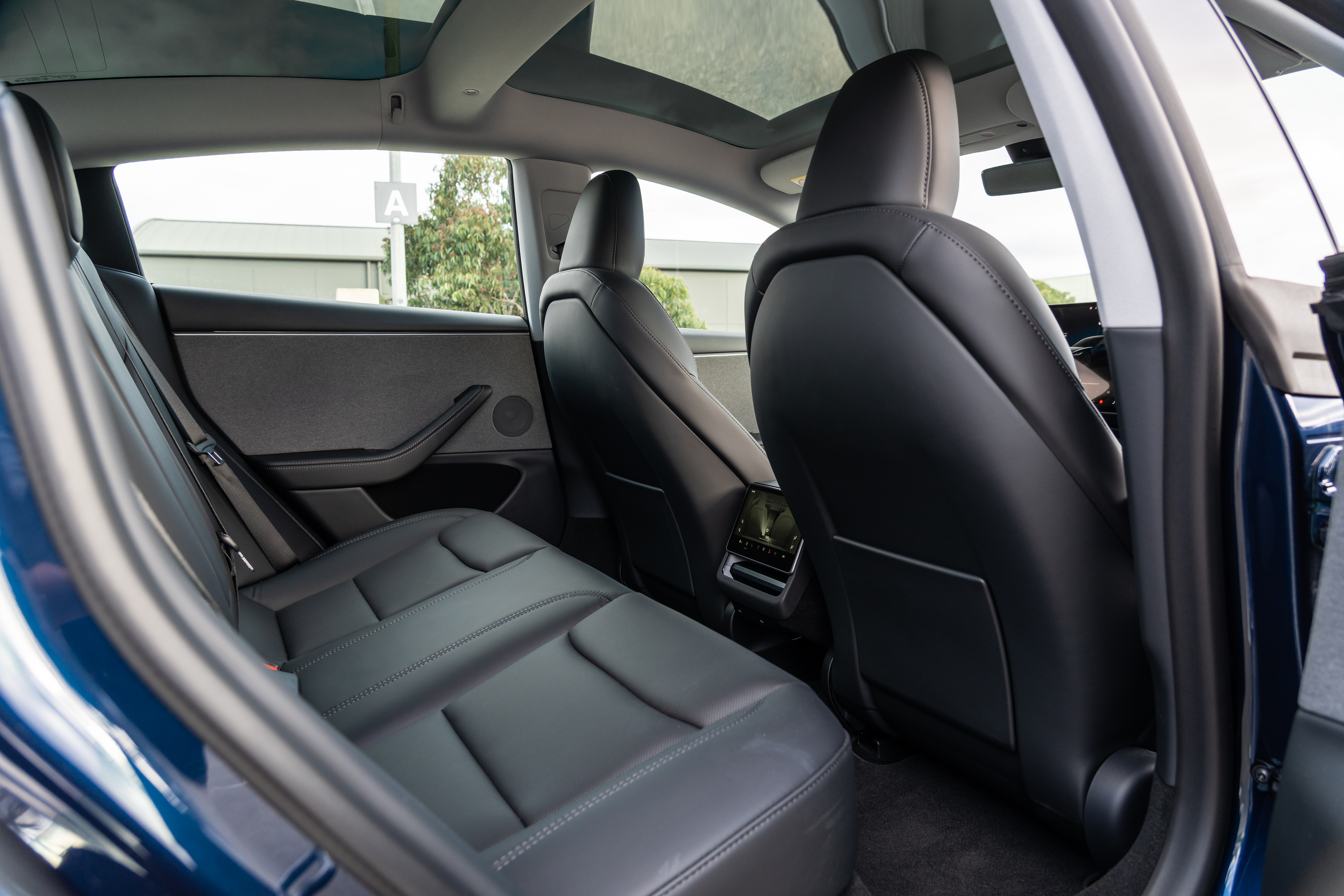 2026-tesla-model3-longrange-rwd-46.jpg