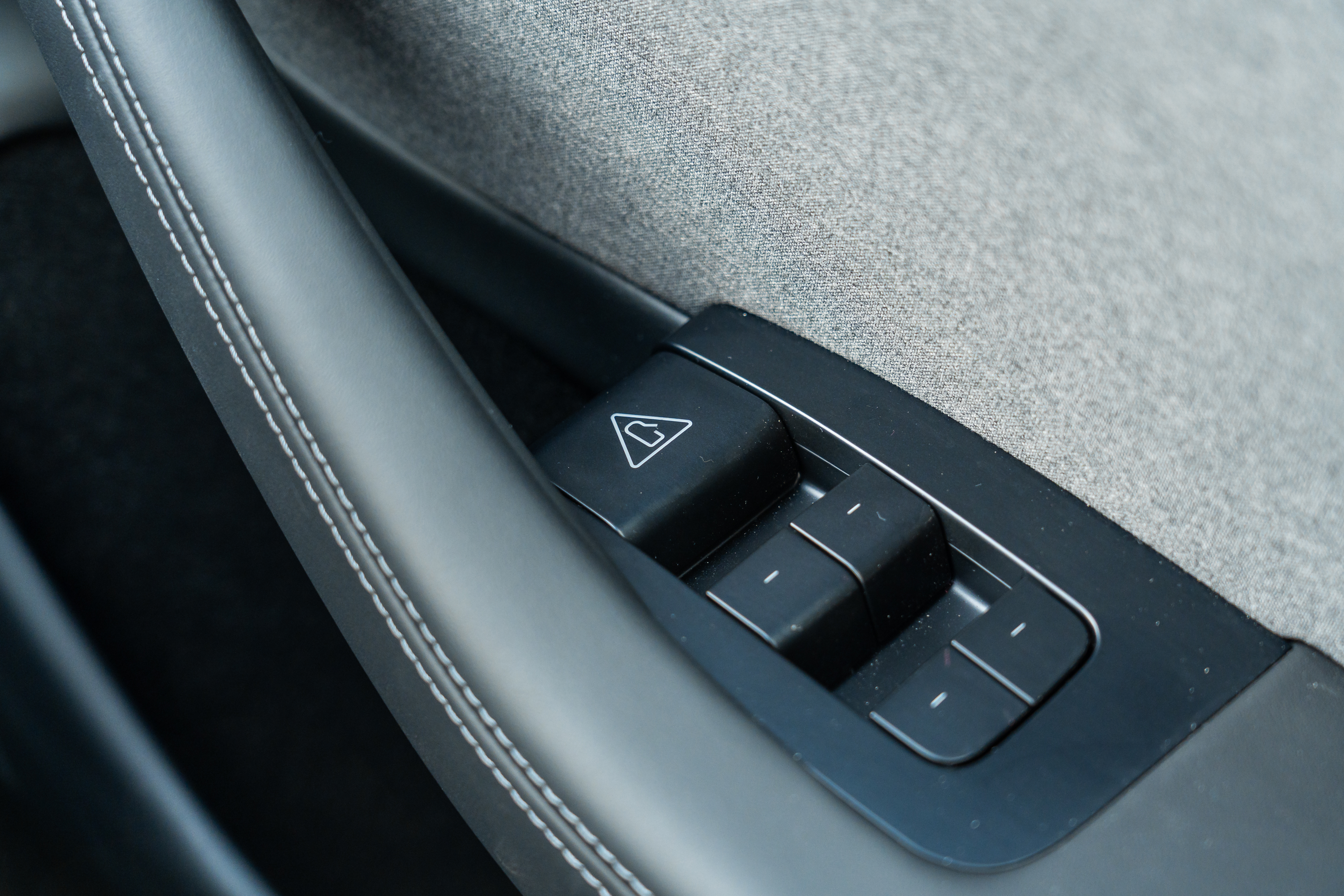 2026-tesla-model3-longrange-rwd-51.jpg