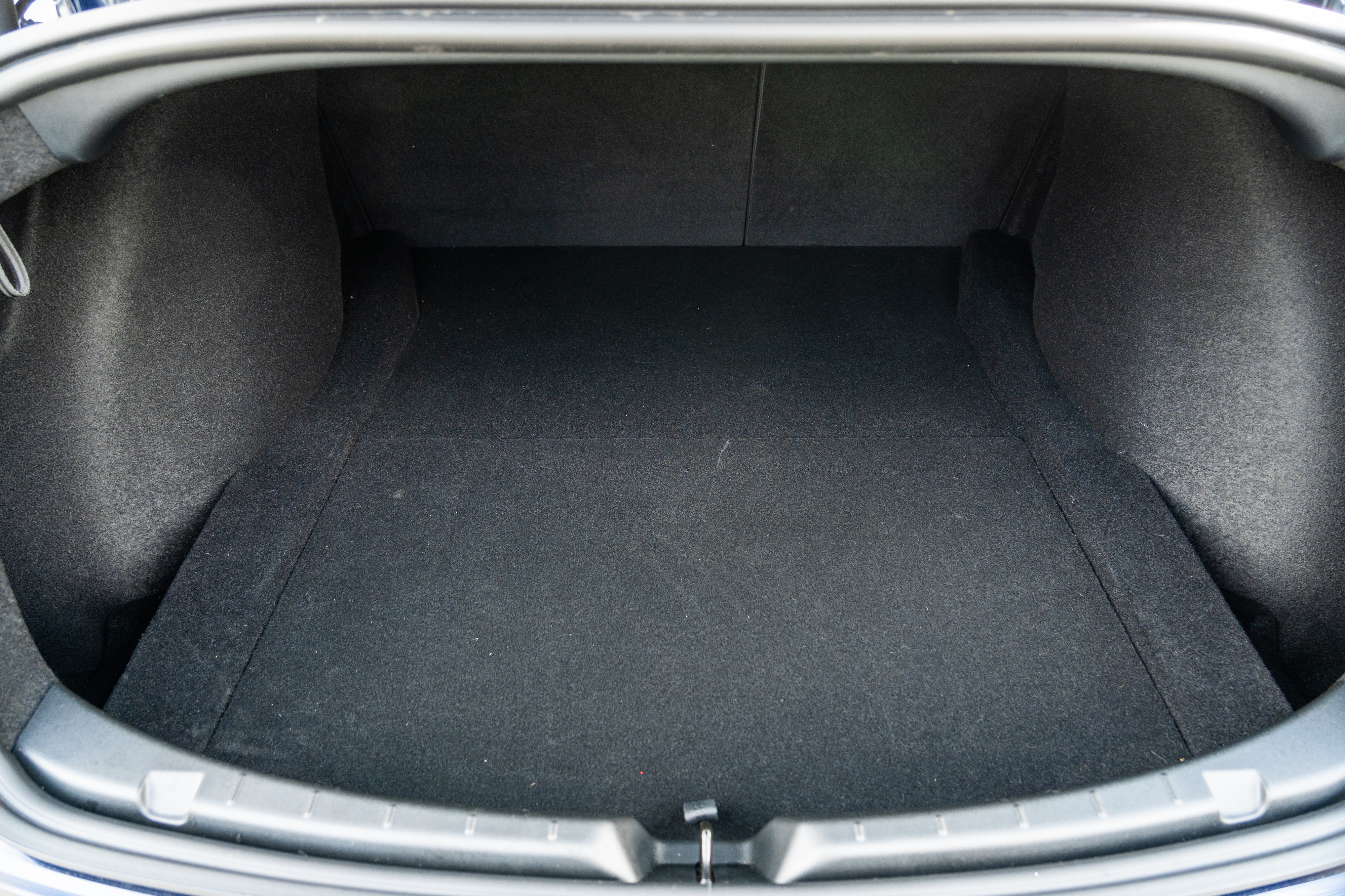 2026-tesla-model3-longrange-rwd-53.jpg