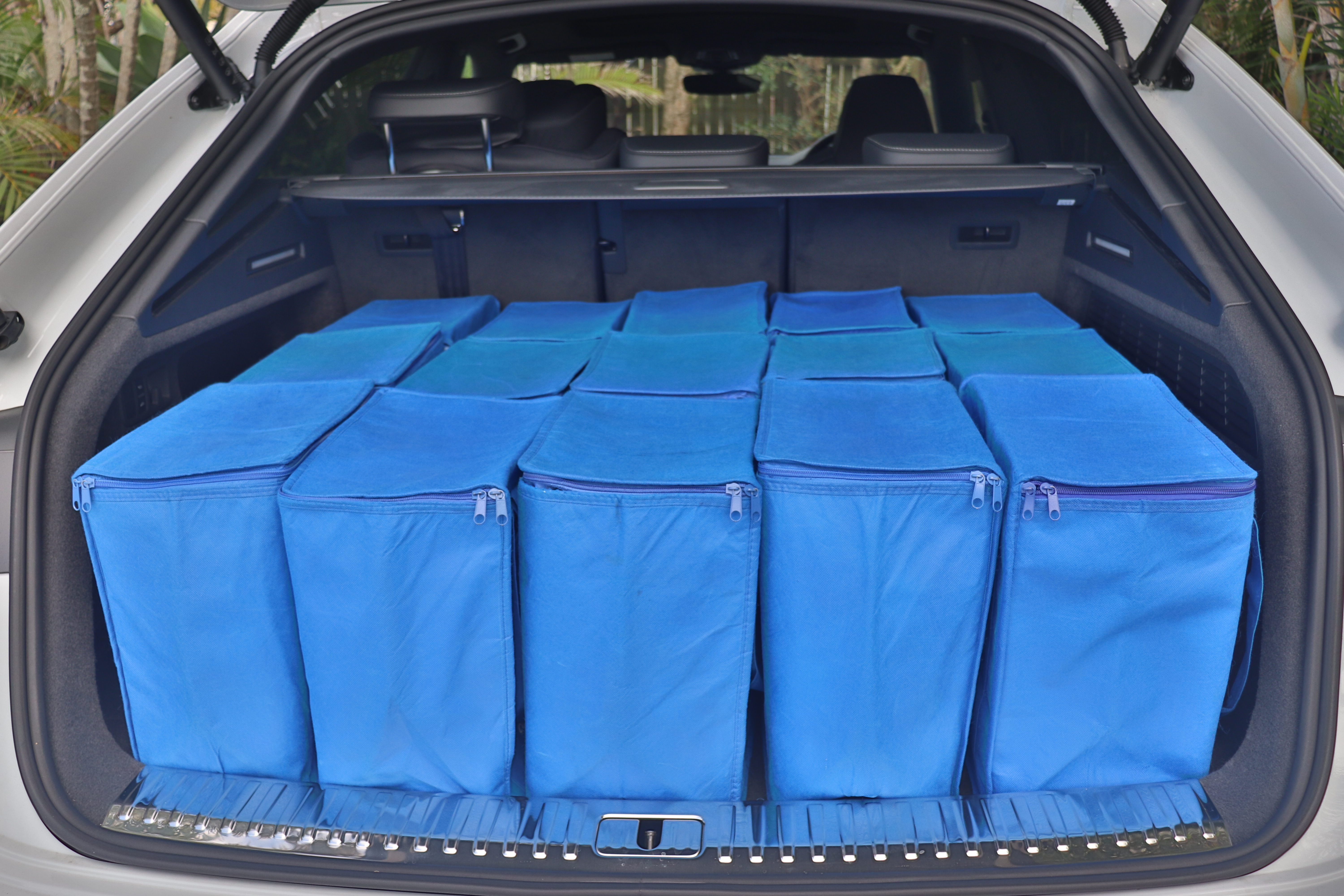 2026_audi_q8_babyseats2.jpg