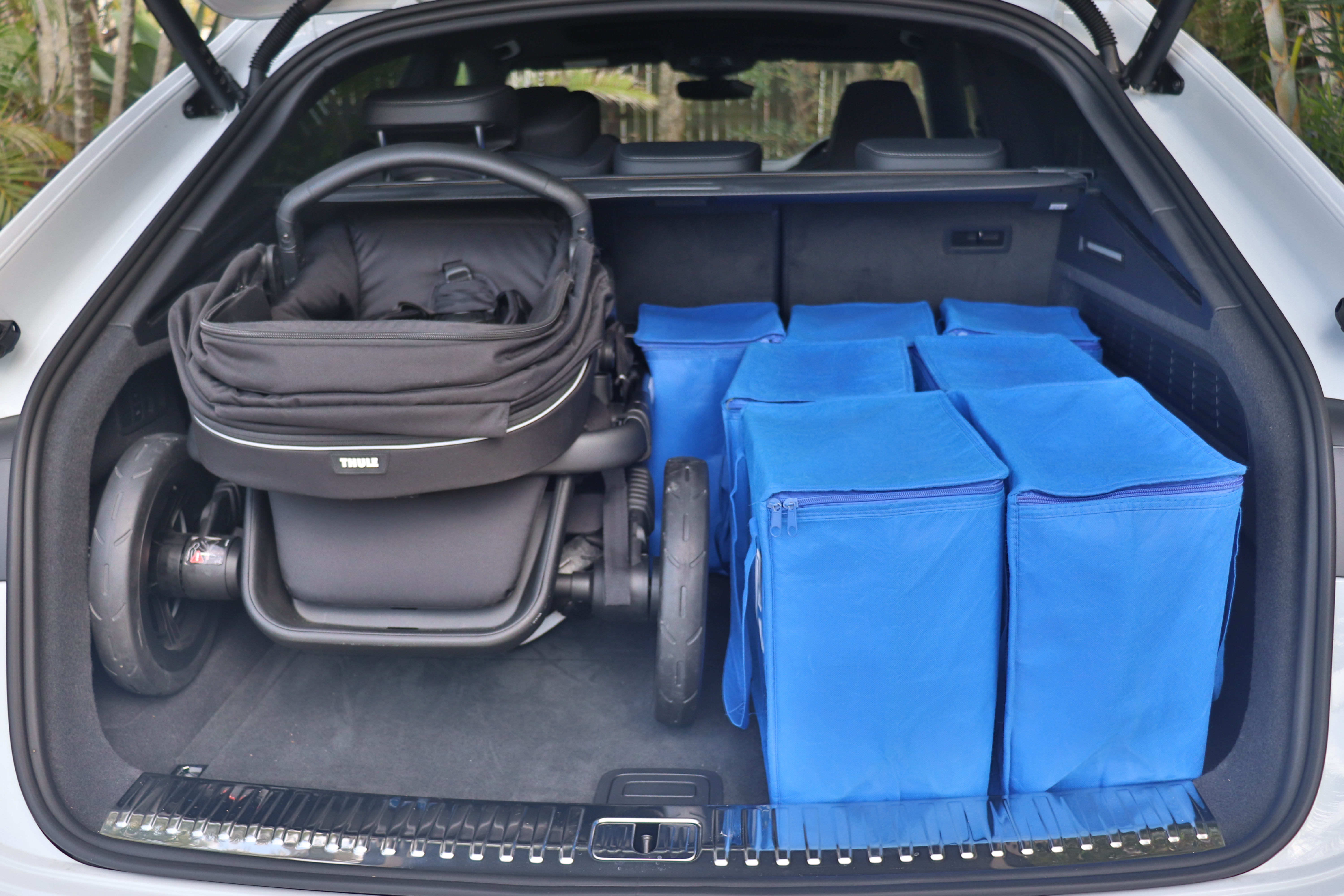 2026_audi_q8_babyseats3.jpg