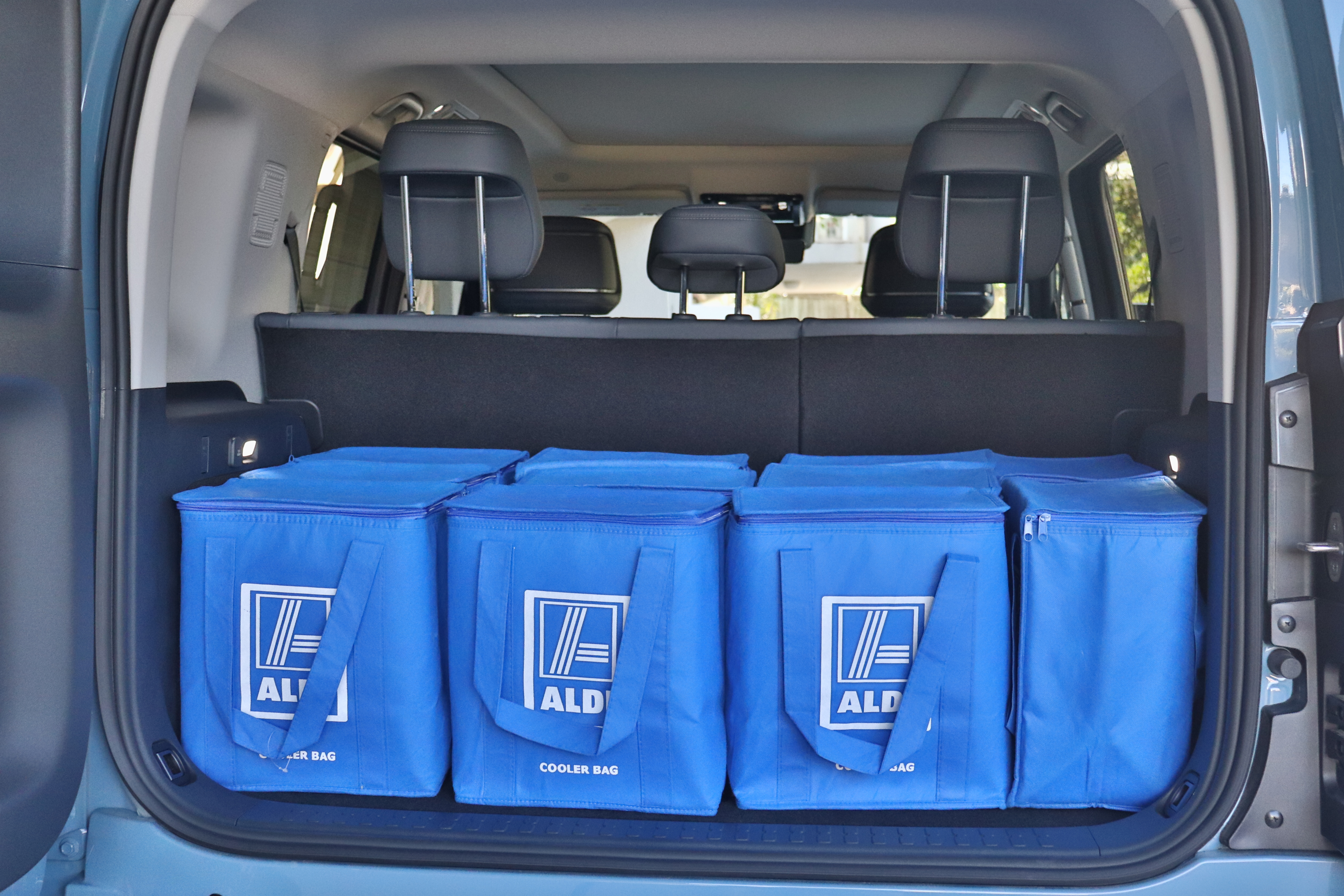 2026_denza_b5_babyseats3.jpg