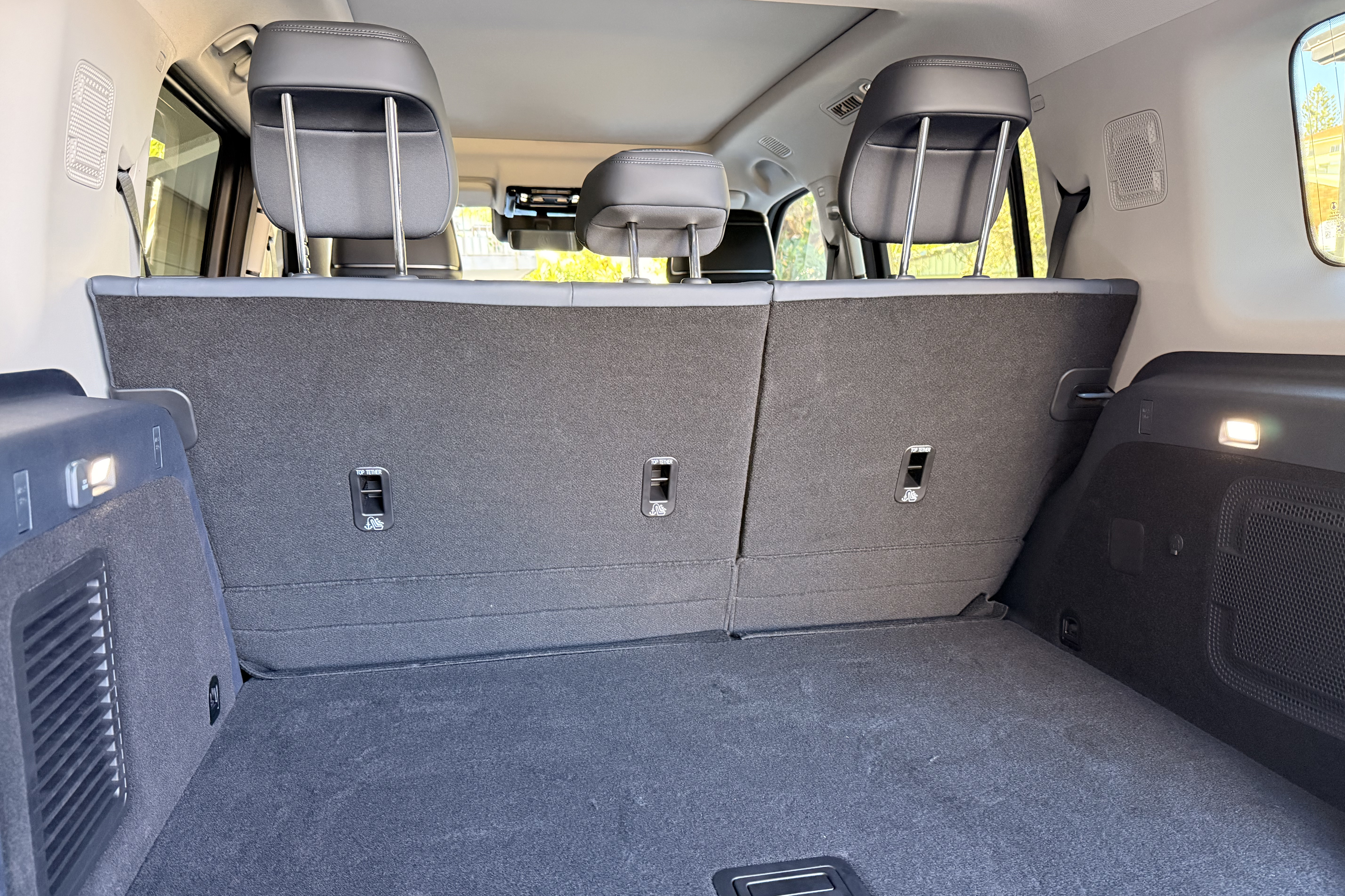 2026_denza_b5_babyseats7.jpg