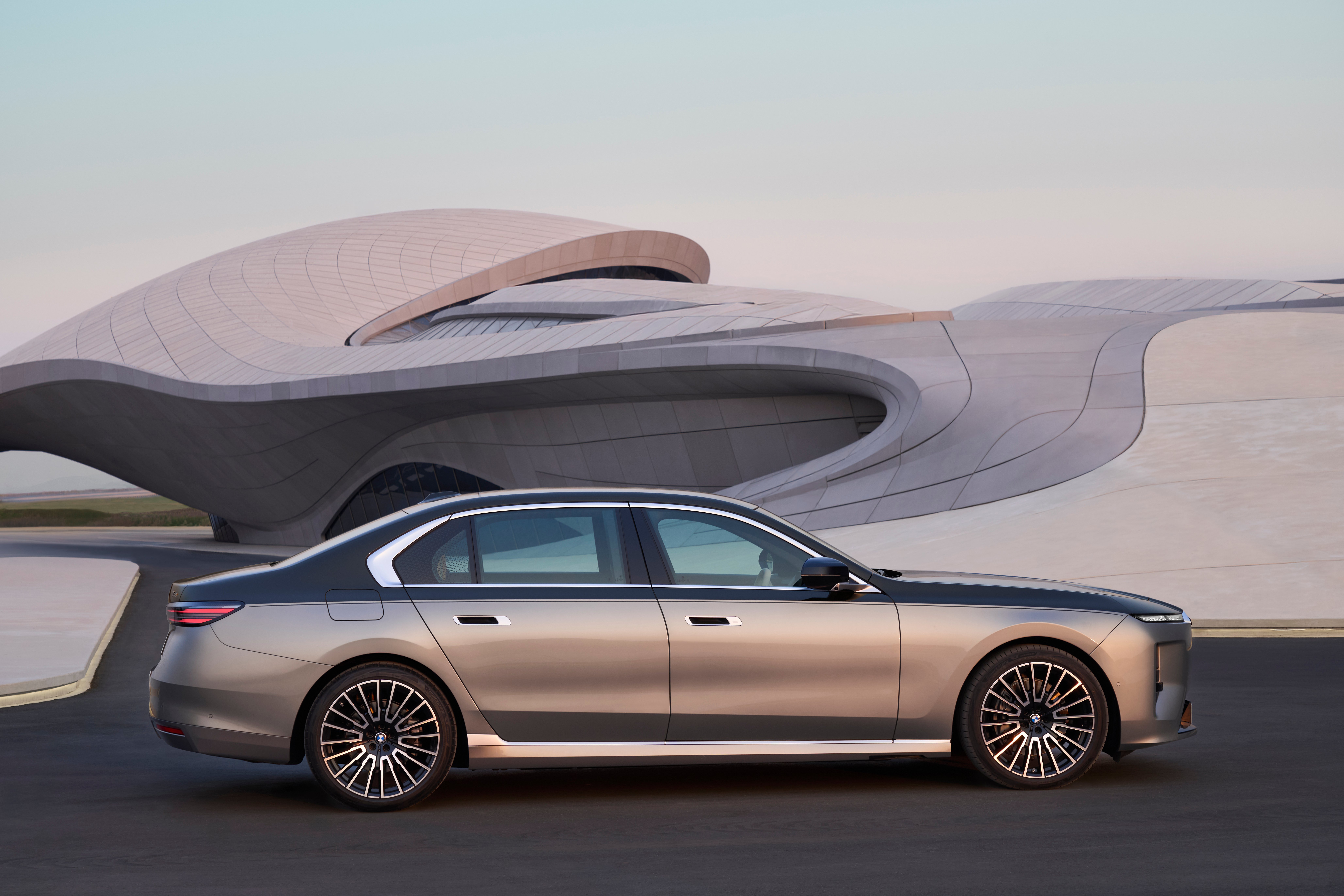 2026bmw-740-xdrive.jpg