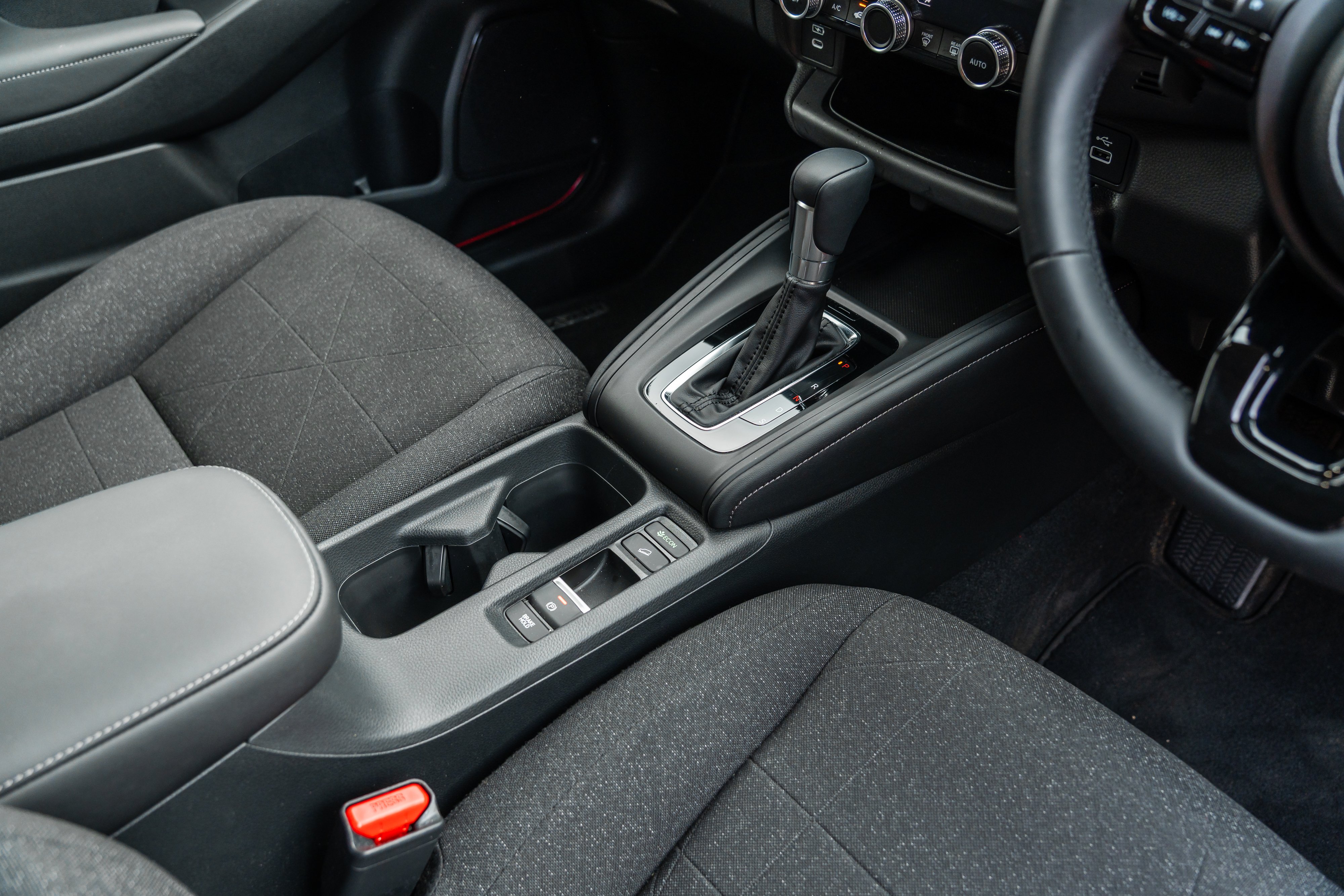 honda-hr-v-vi-x-stills-43.jpg