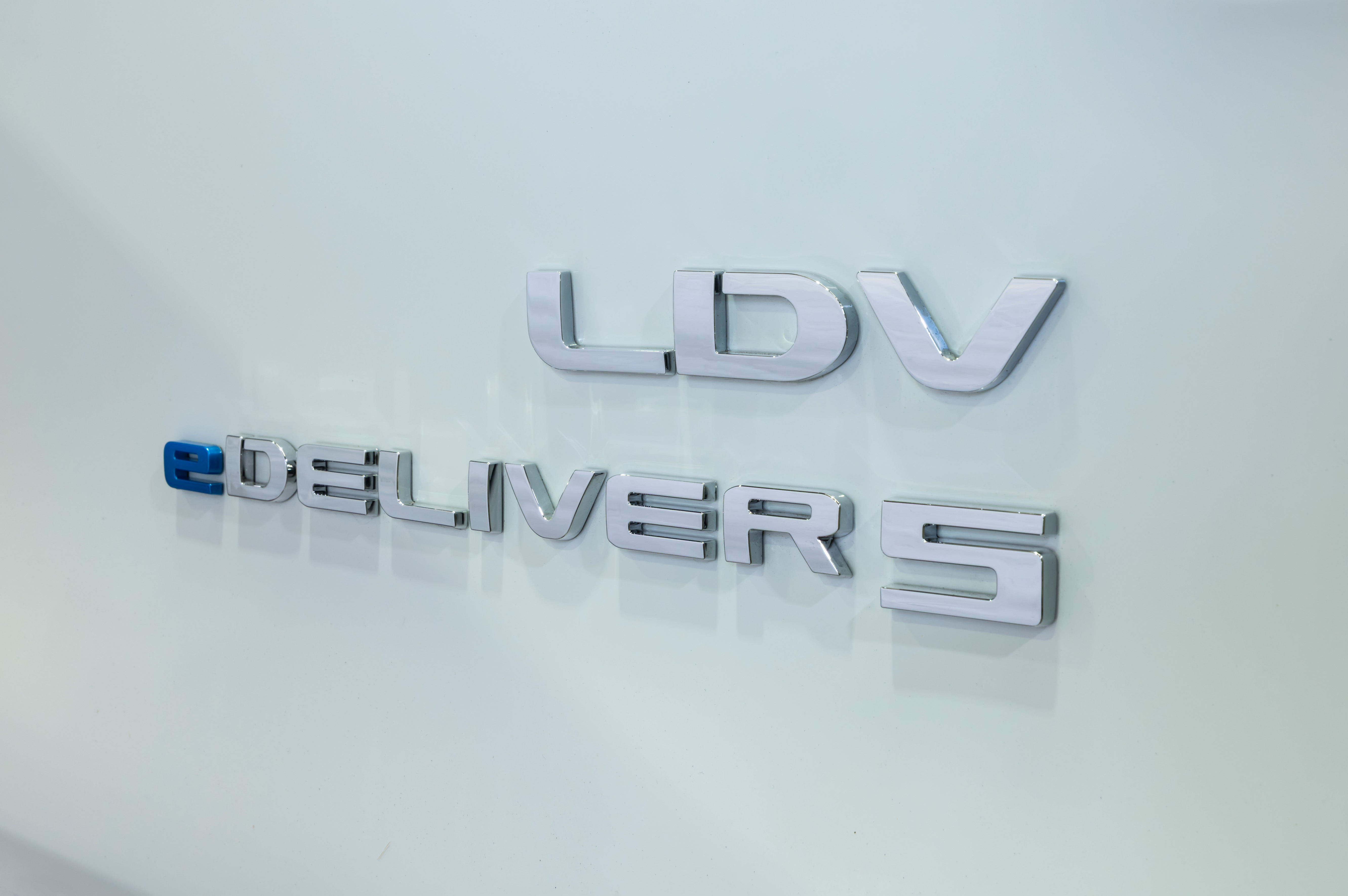 my26-ldv-edeliver5-overseas-model-shown-6.jpg