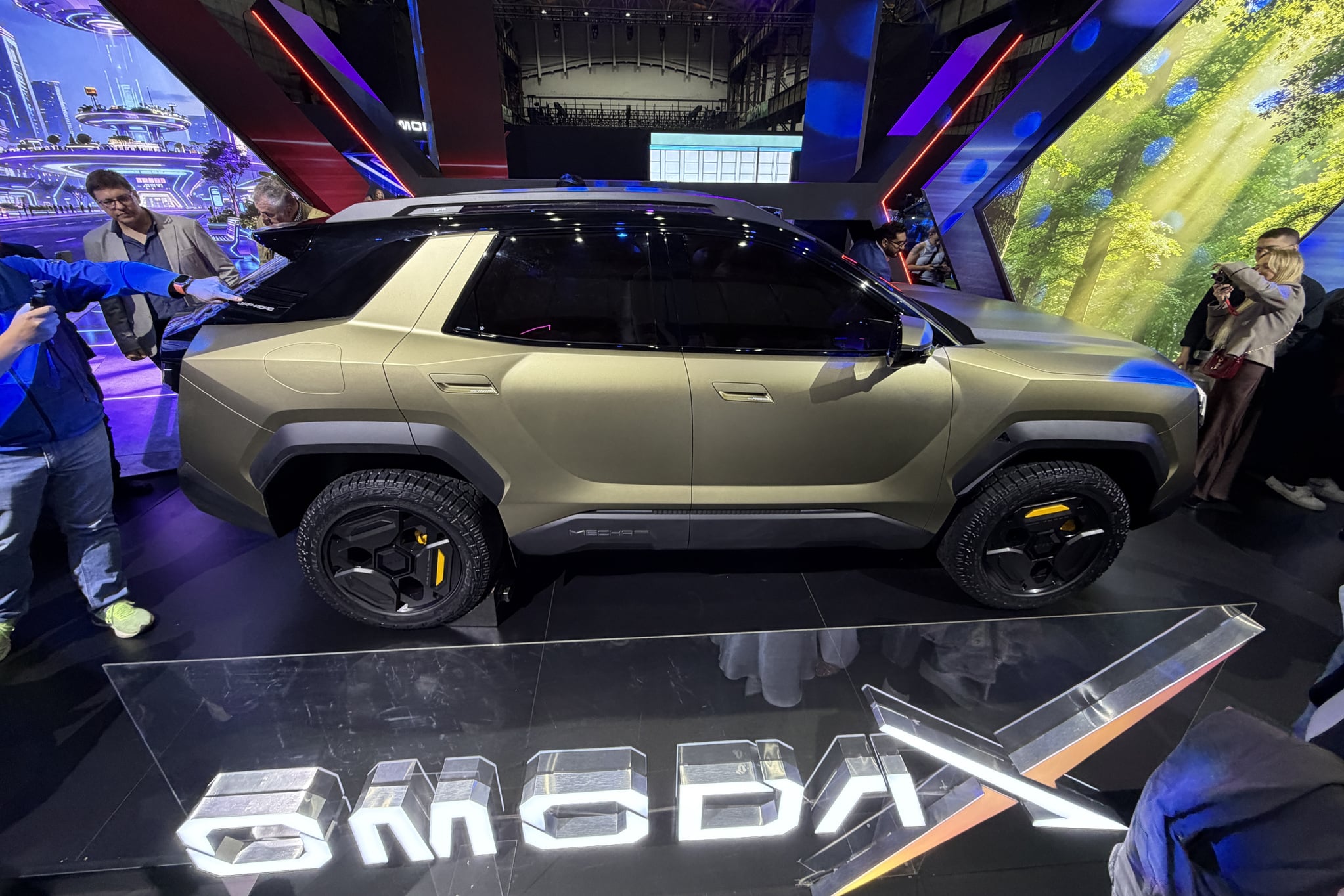 The Omoda X makes its Chinese debut with a boxier, tougher silhouette.