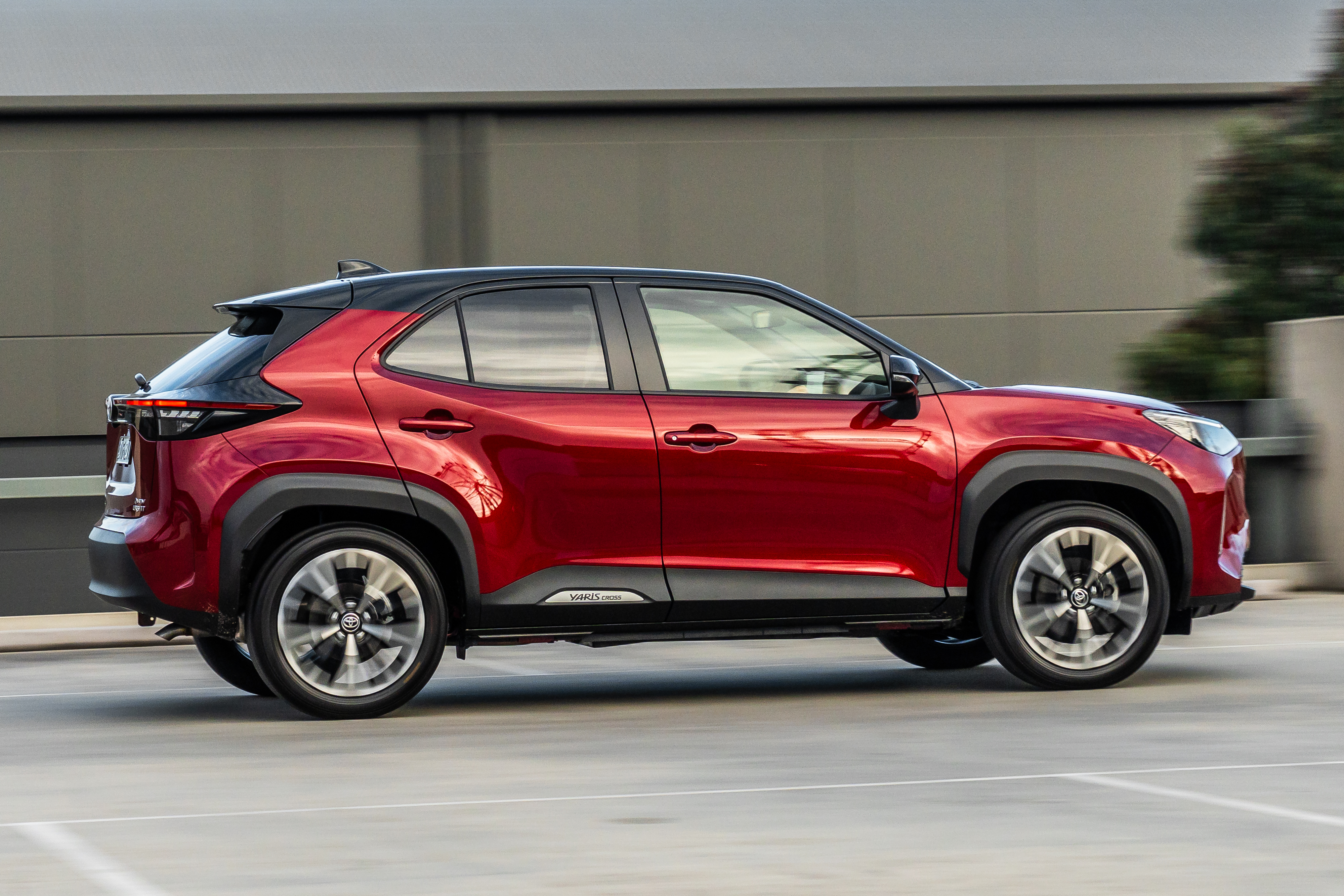 toyota-yaris-cross-urban-2wd-stills-29.jpg