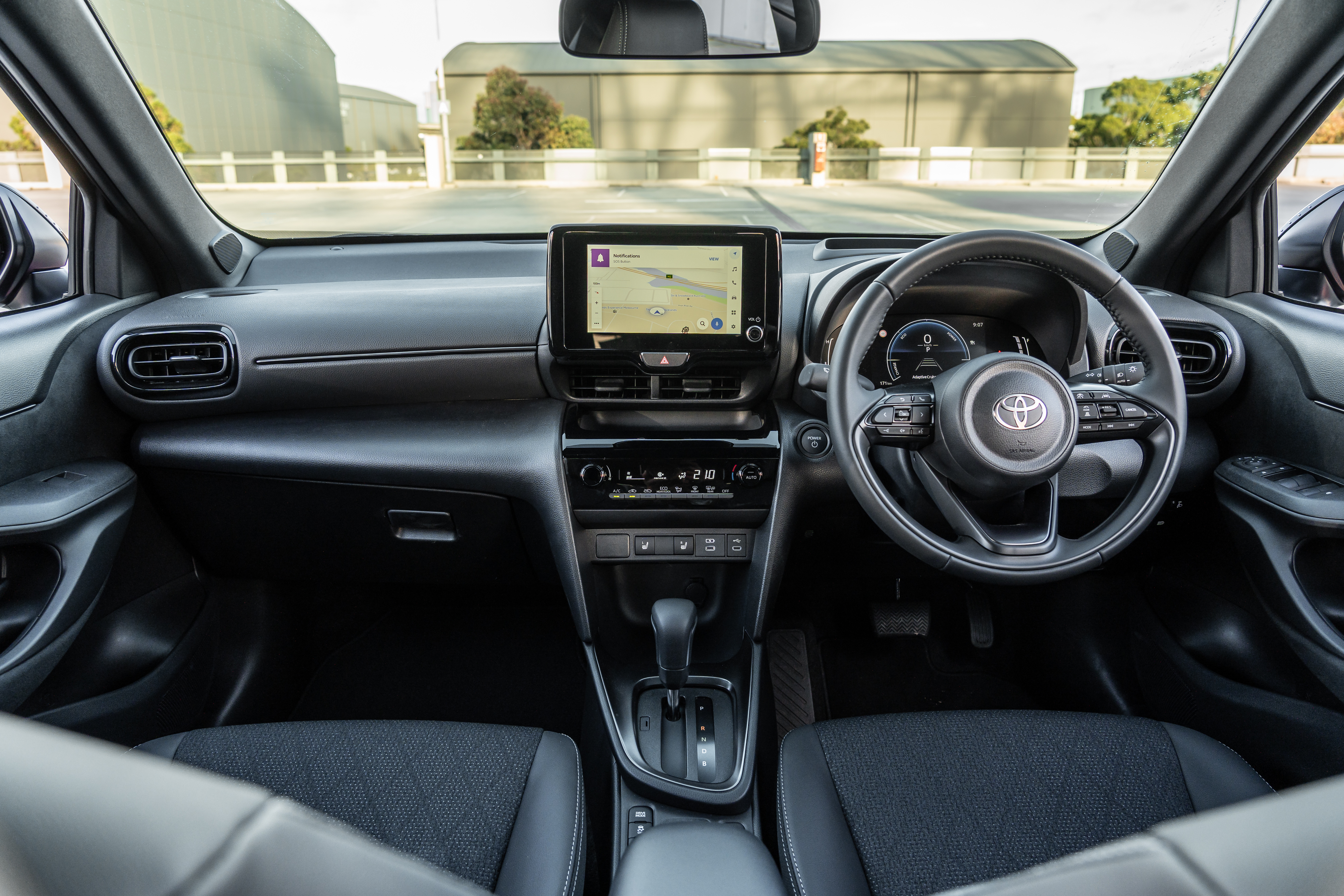 toyota-yaris-cross-urban-2wd-stills-32.jpg