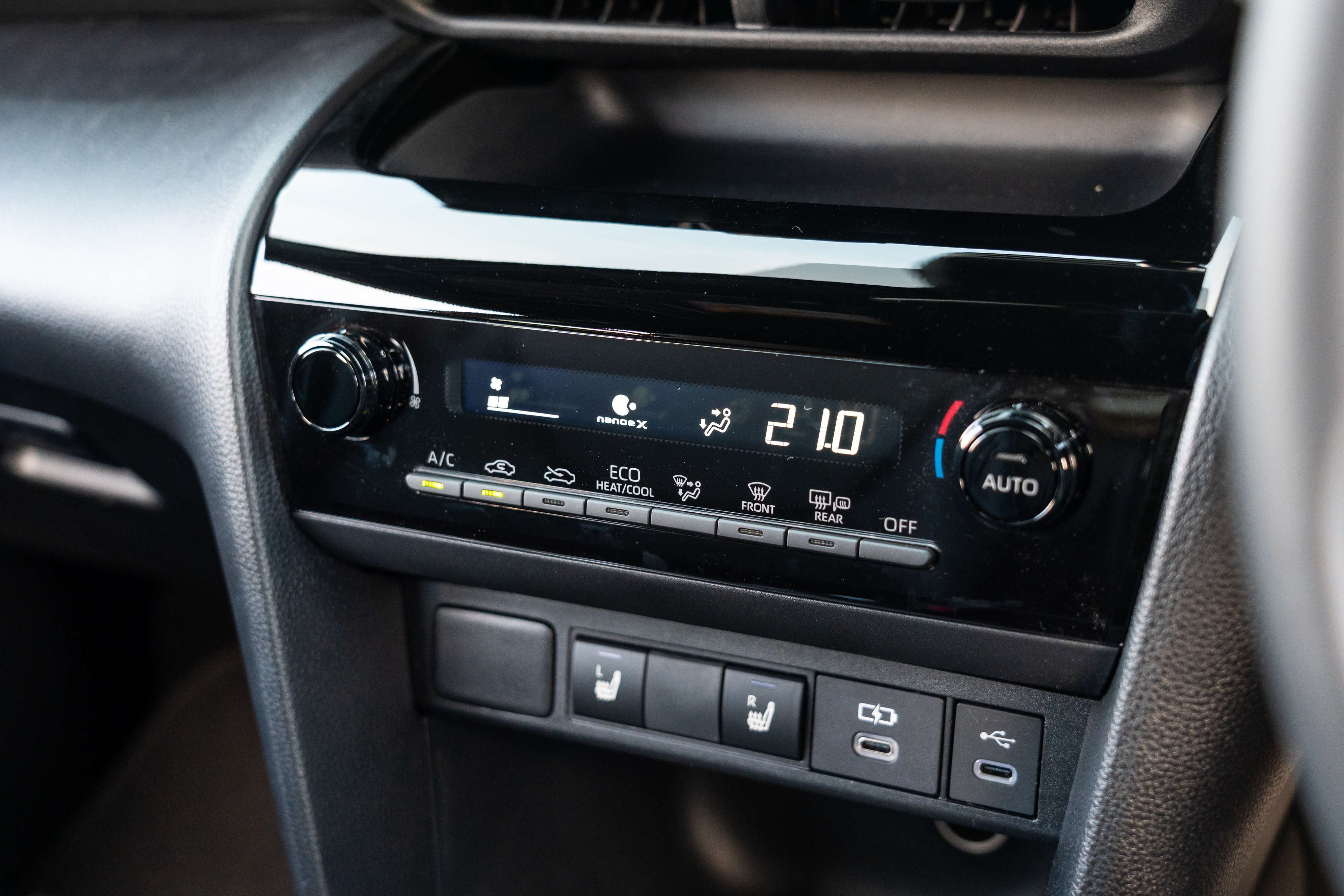 toyota-yaris-cross-urban-2wd-stills-38.jpg