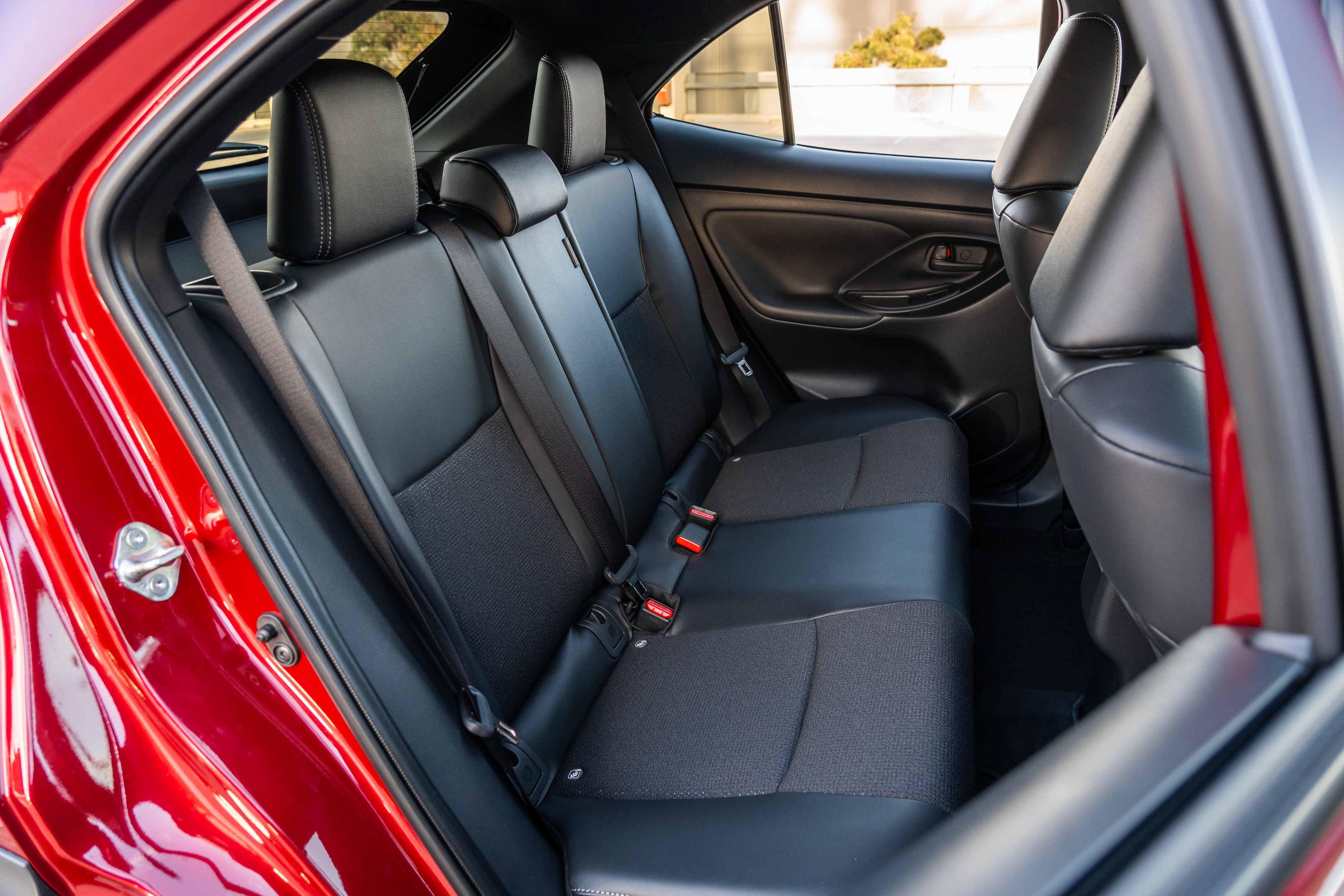 toyota-yaris-cross-urban-2wd-stills-49.jpg