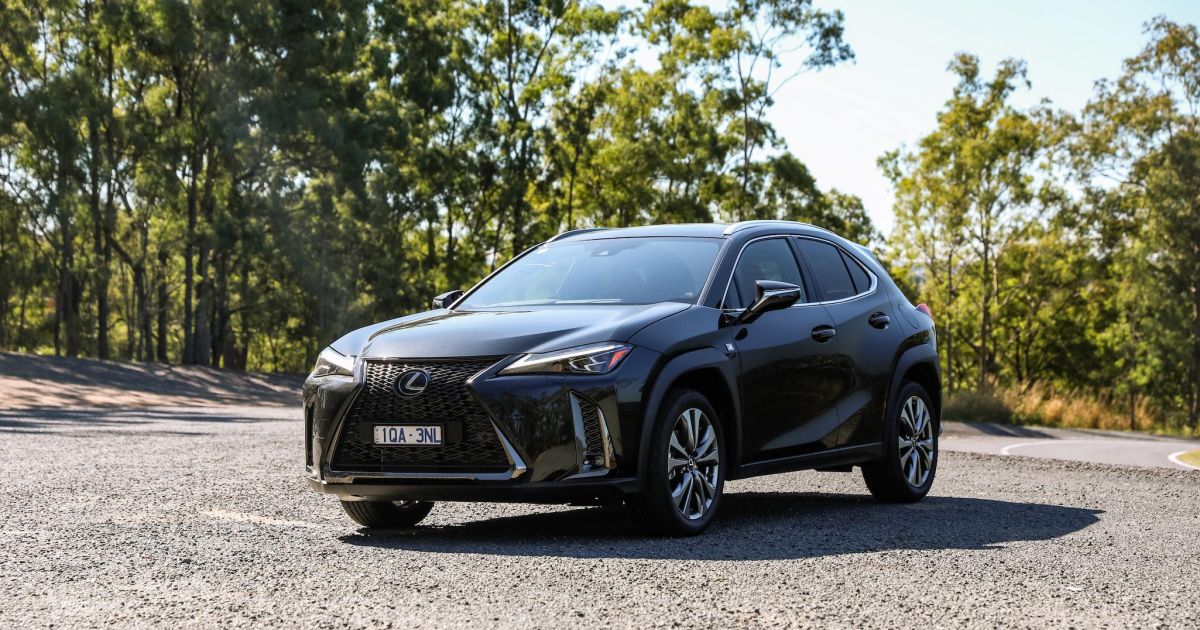 Lexus ux200 фото