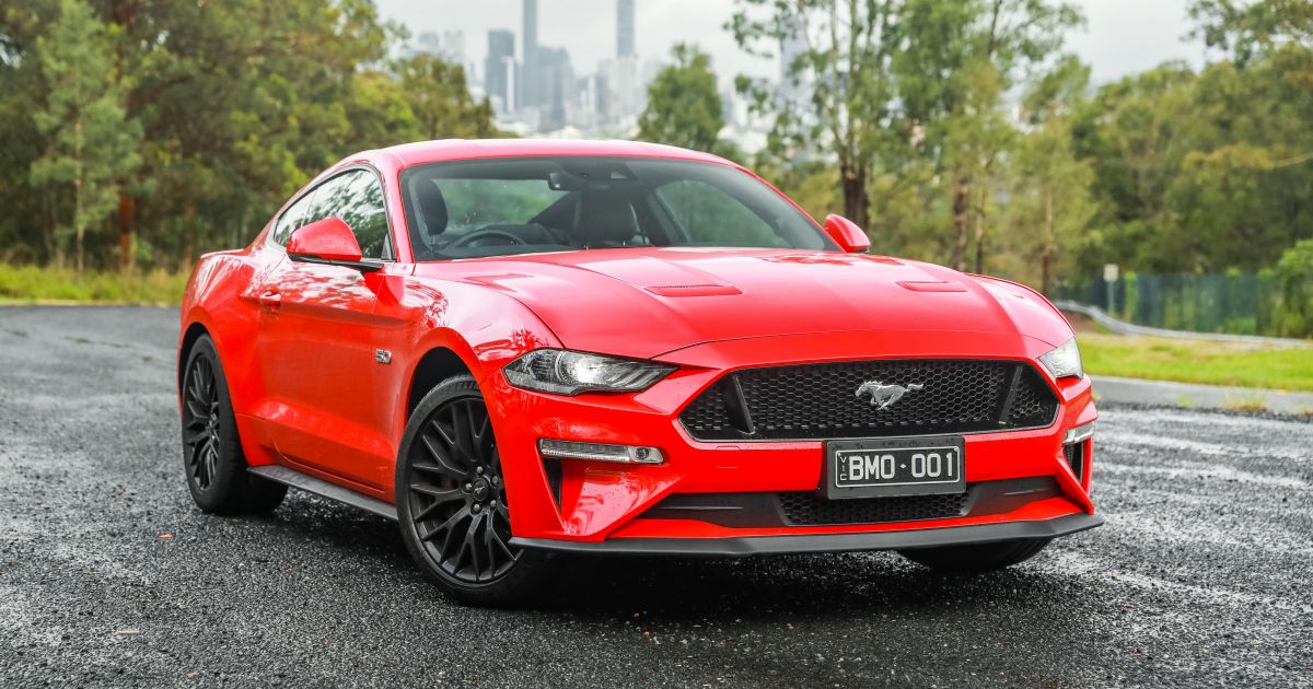 mustang 2022 black and red