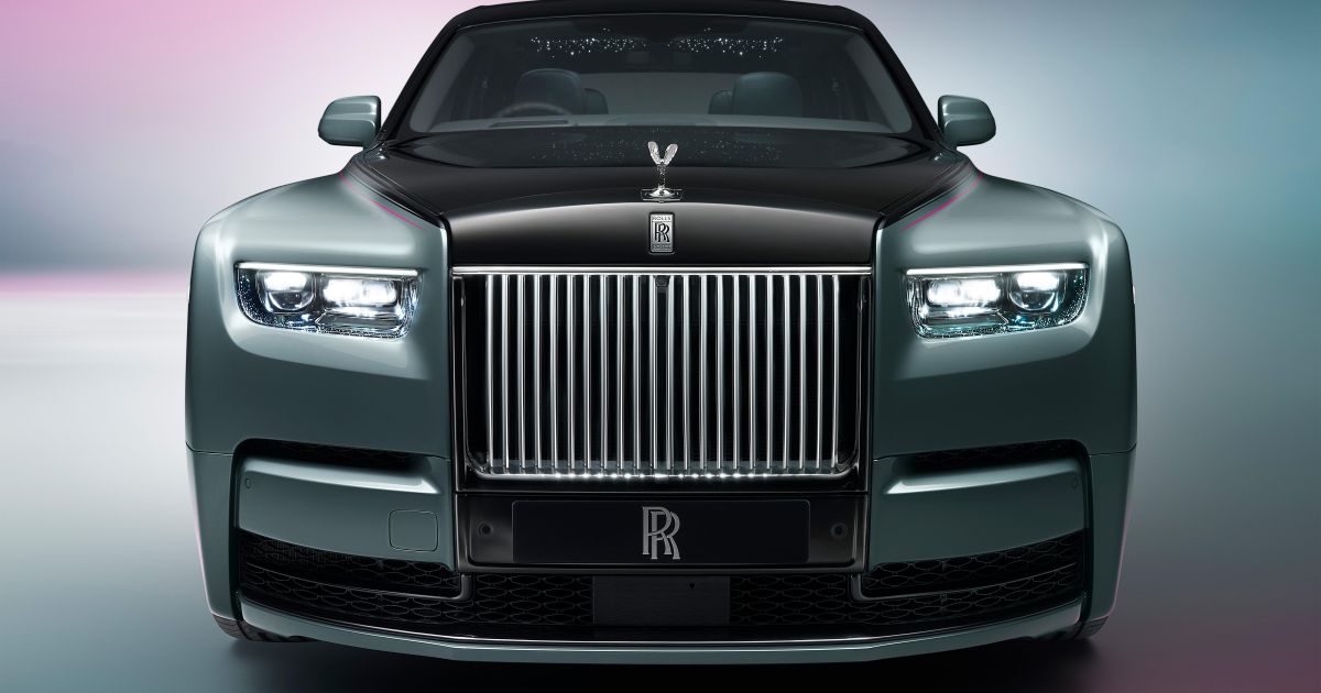 All new Rolls-Royces will be EVs, but the V12 still has life in it ...