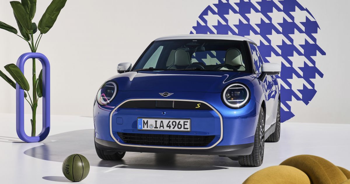 The new Mini Cooper electric car is now rolling down Chinese production ...