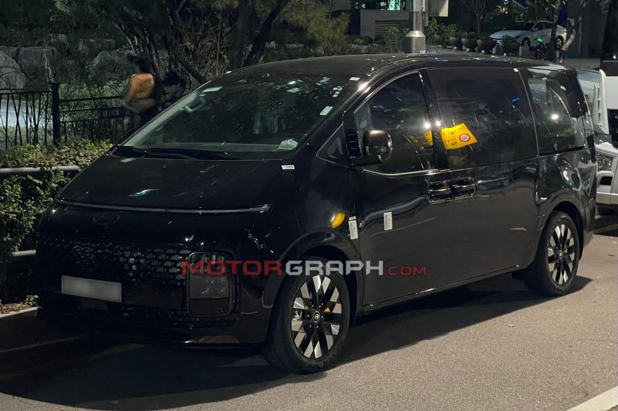 Hyundai Staria hybrid other folks mover set to struggle electrified Kia Carnival