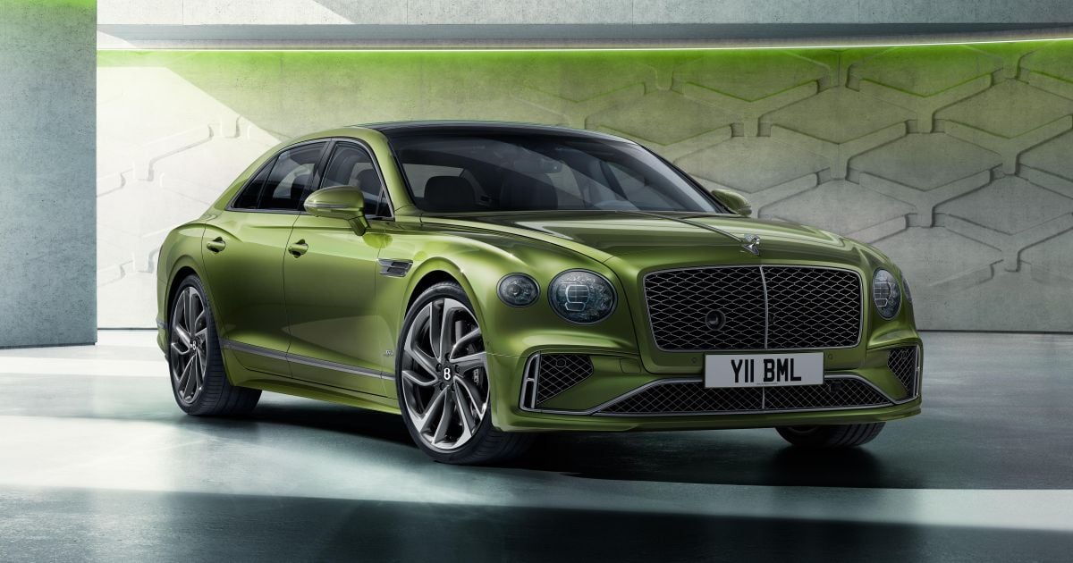 2025 Bentley Flying Spur: Luxury limo trades W12 for plug-in V8 power