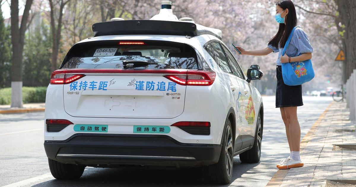 China suspends robotaxi permits after mass outage