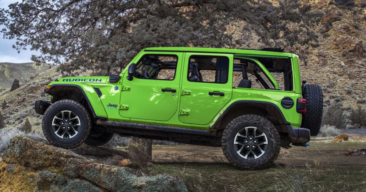 Jeep Wrangler 2025 Slashes Prices Following Years of Hikes