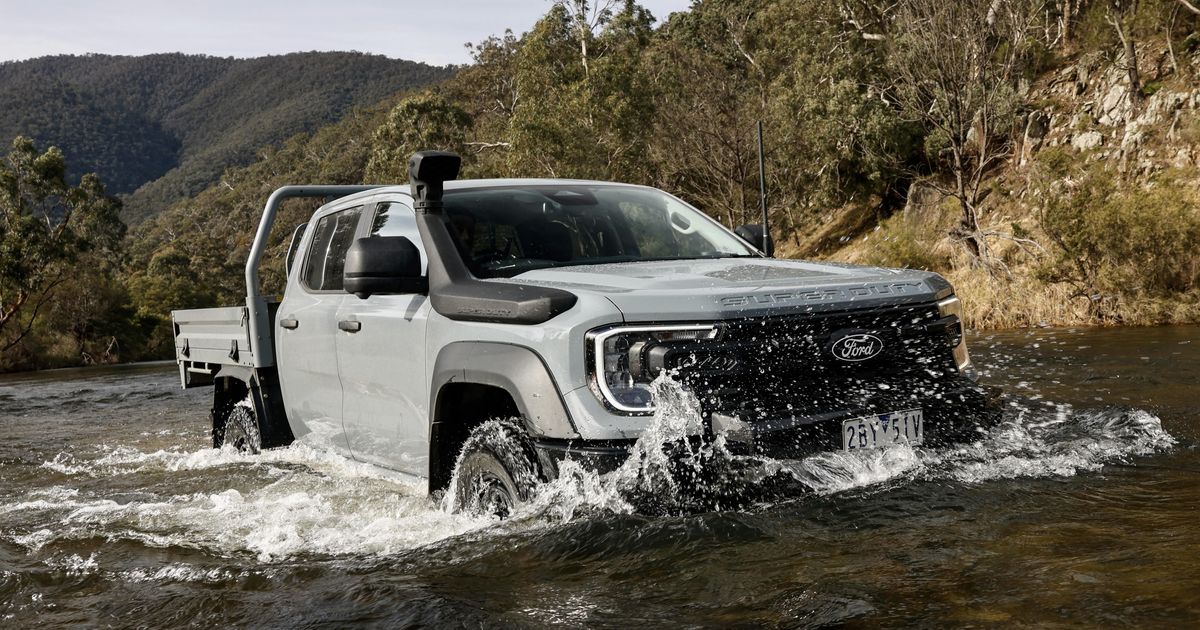 Cap Expert Ranger Watch the Ford Ranger Super Duty's wading capability get pushed to the ...