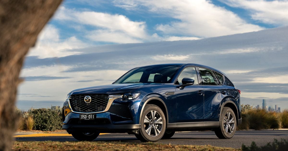 Mazda CX-60 2026 con nuove specifiche e tecnologia di sicurezza, in mostra con colori e accessori aggiornati