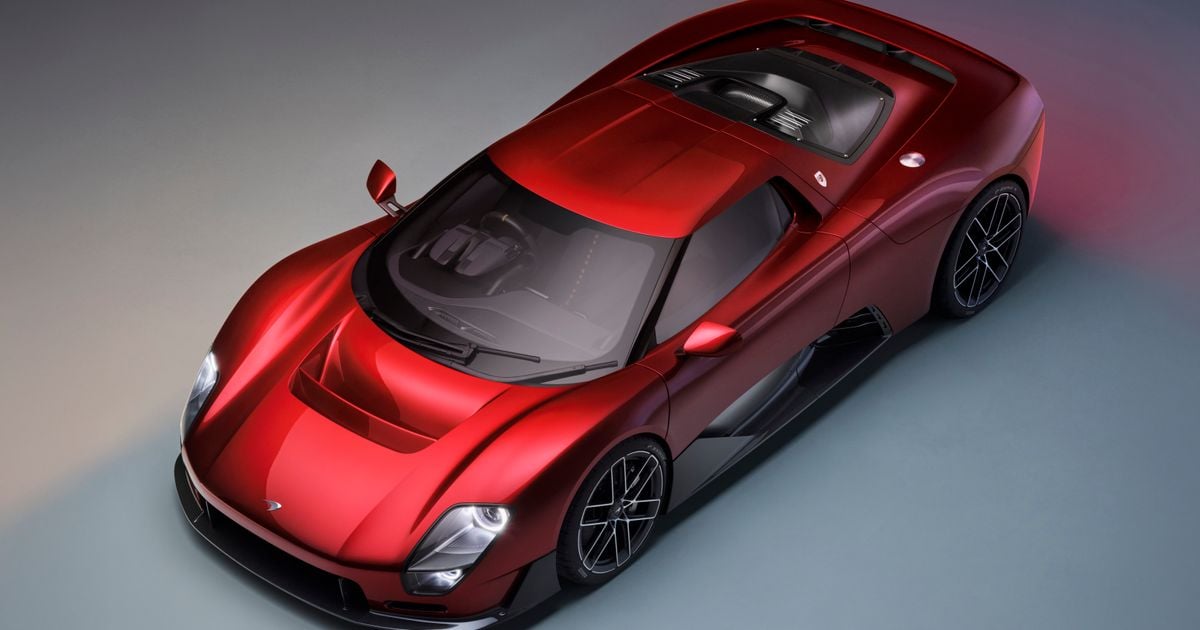 Un supercar manuale con design ispirato al progetto originale di Bruce McLaren, con dettagli storici e tecnologia moderna