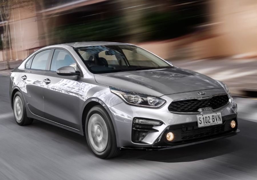 2018 Kia Cerato SPORT SAFETY PACK Price & Specifications | CarExpert