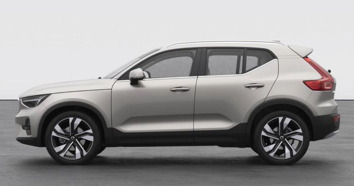 Volvo XC40 PLUS B4 MHEV Price & Specifications | CarExpert