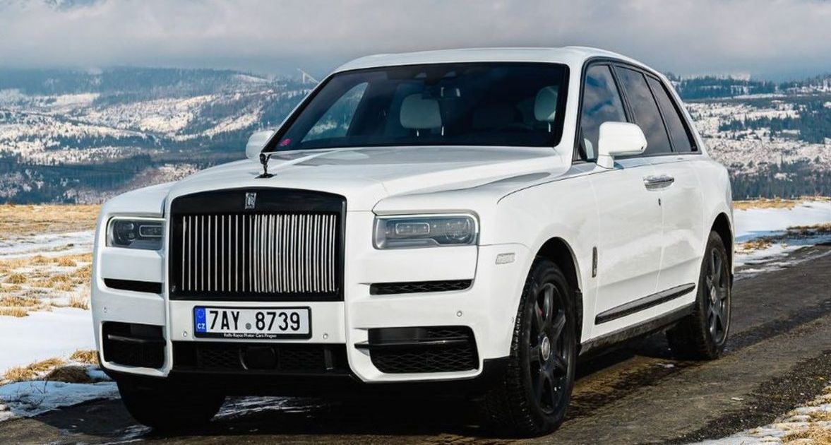 2022 RollsRoyce Cullinan Review Pricing and Specs