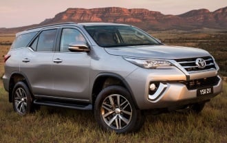 2017 Toyota Fortuner GX Price & Specifications | CarExpert