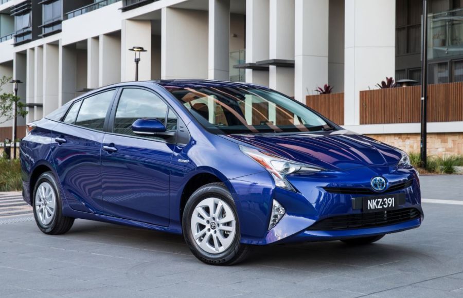 2020 Toyota Prius BASE (HYBRID) five-door hatchback Specifications