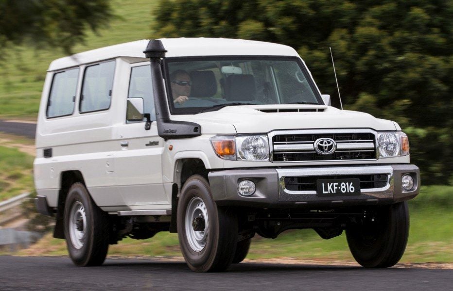 2020 Toyota LandCruiser 70 GXL (4x4) 5 SEAT troopcarrier Specifications