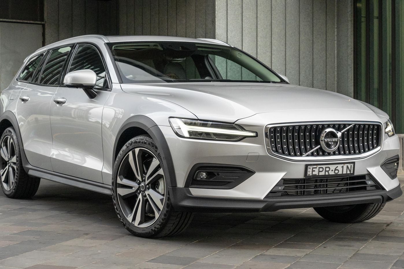 2022 Volvo V60 Cross Country review