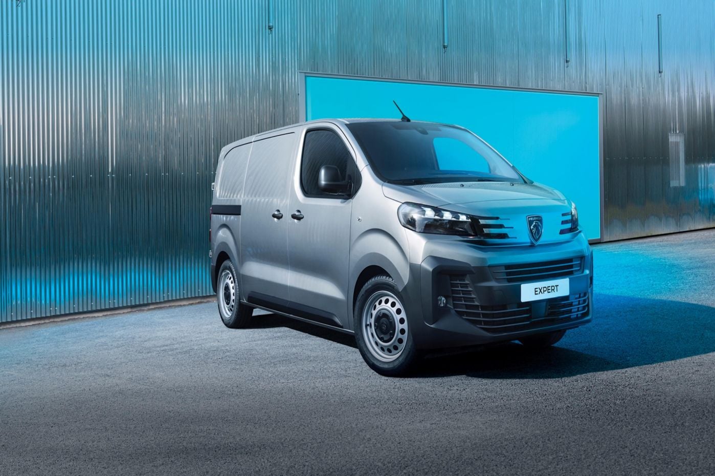 2025 Peugeot Expert released with unchanged pricing, but no more manual