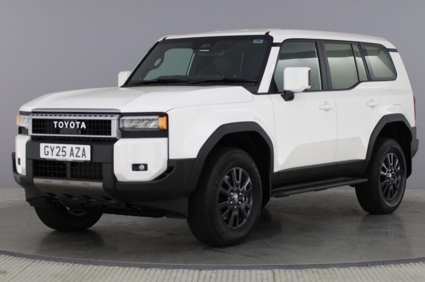 Toyota LandCruiser Prado van revealed