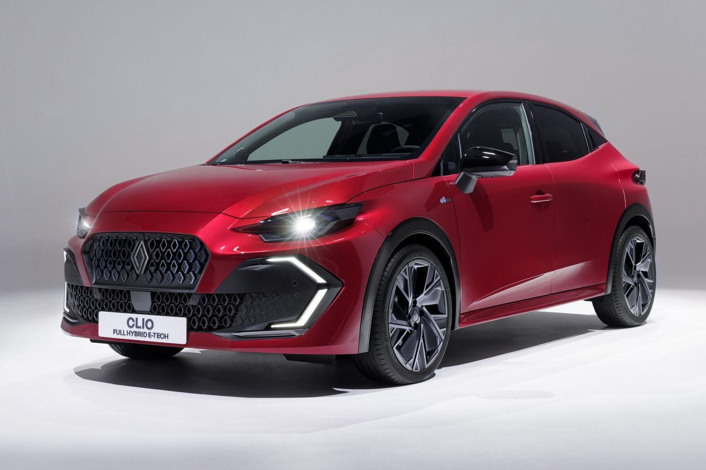 2026 Renault Clio: Eye-catching new city hatch unveiled with improved hybrid